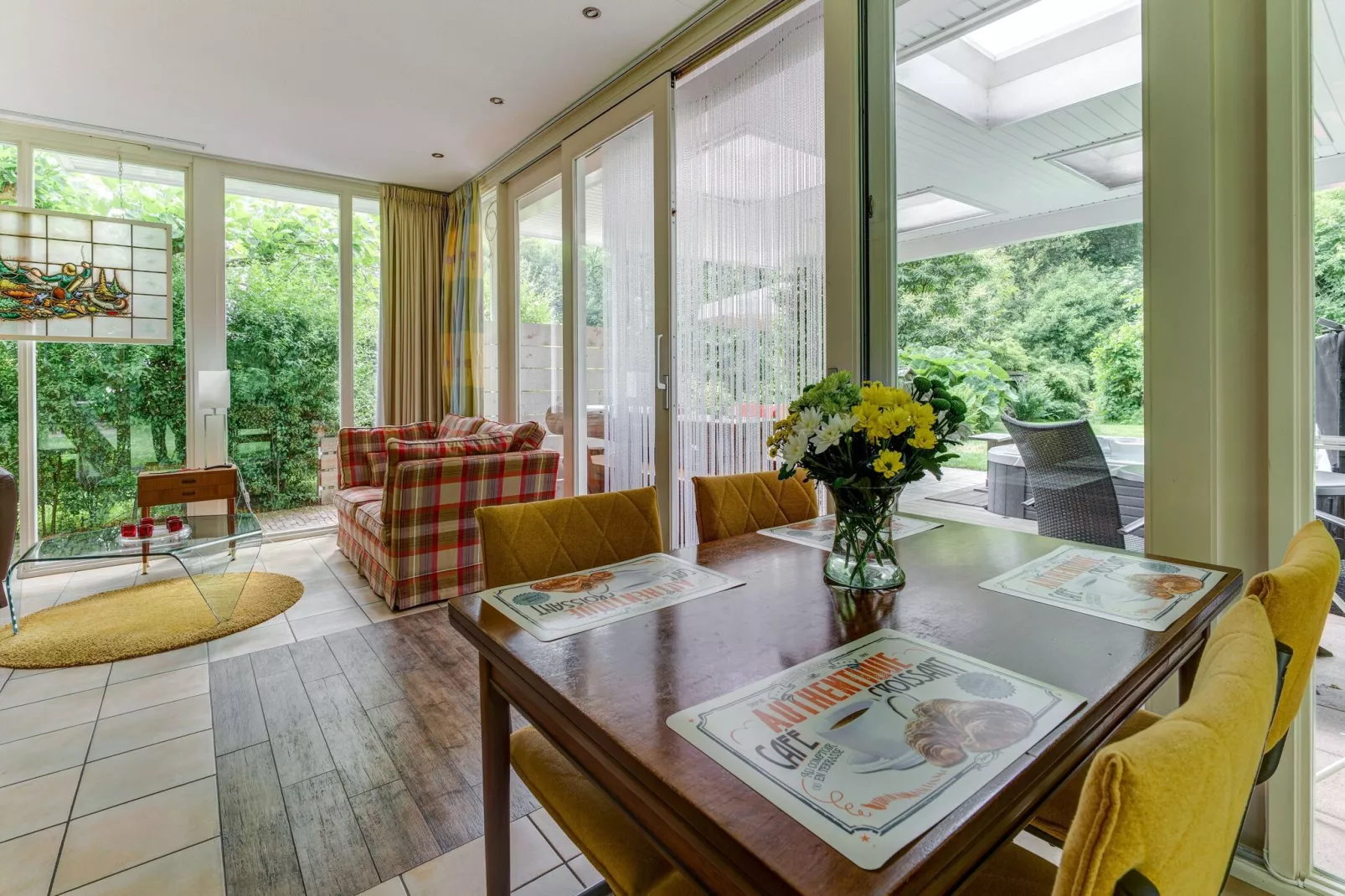 De Engelse tuin van Oldenzaal-Dining room