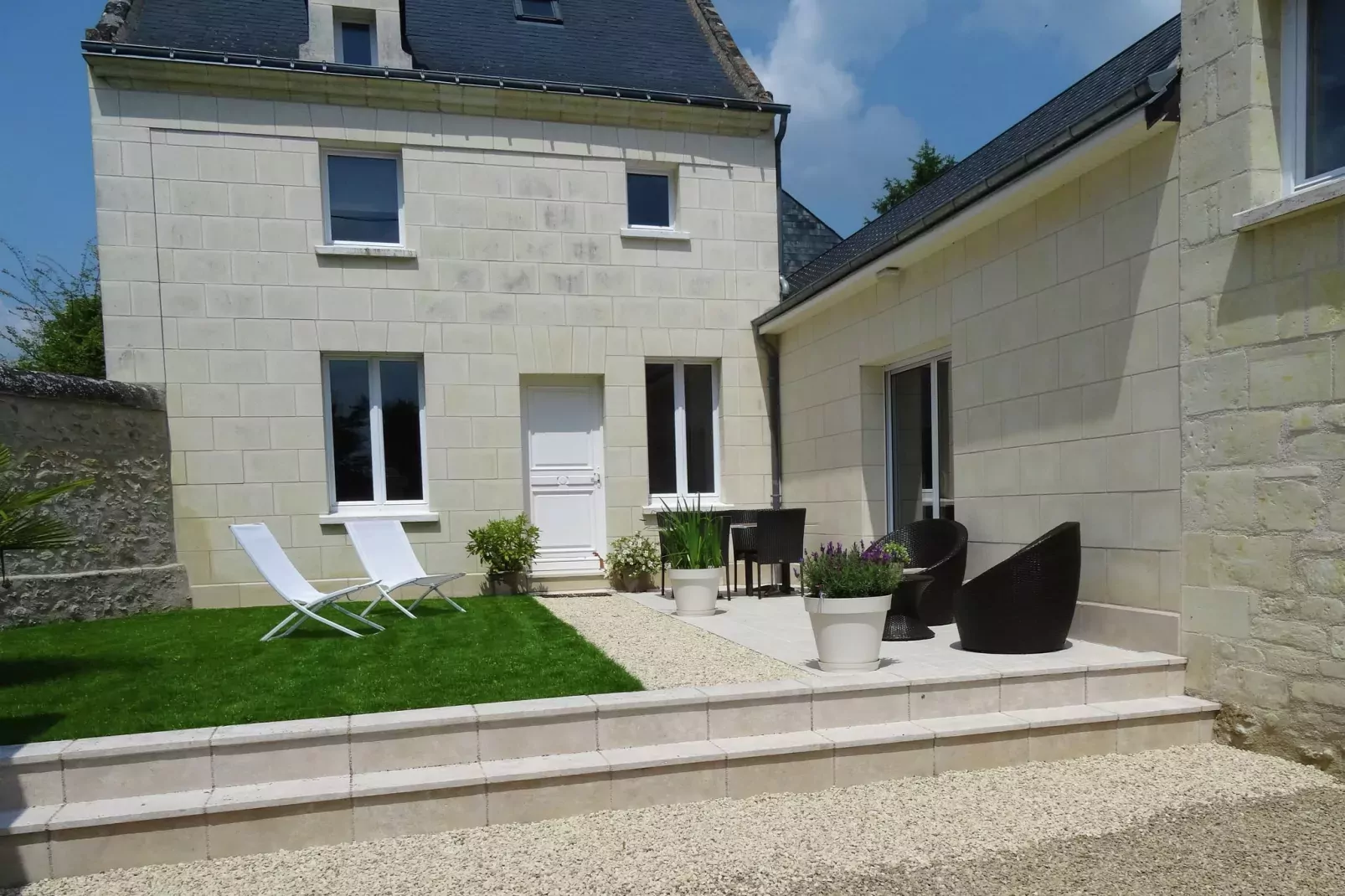Maison de vacances Beaumont en Véron-Exterior summer