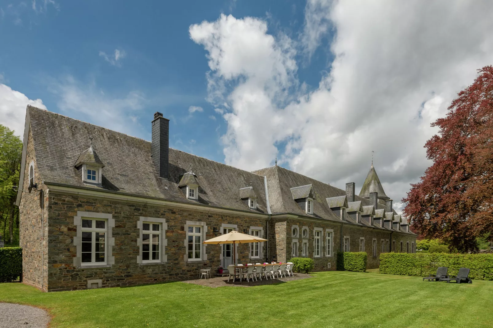Le Hameau du Château-Außenbereich Sommer
