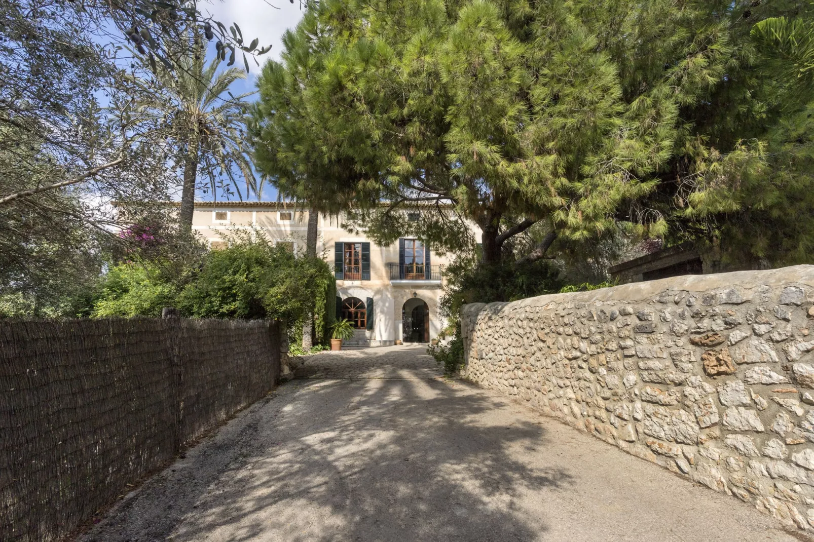 Son Pelai-Exterior summer