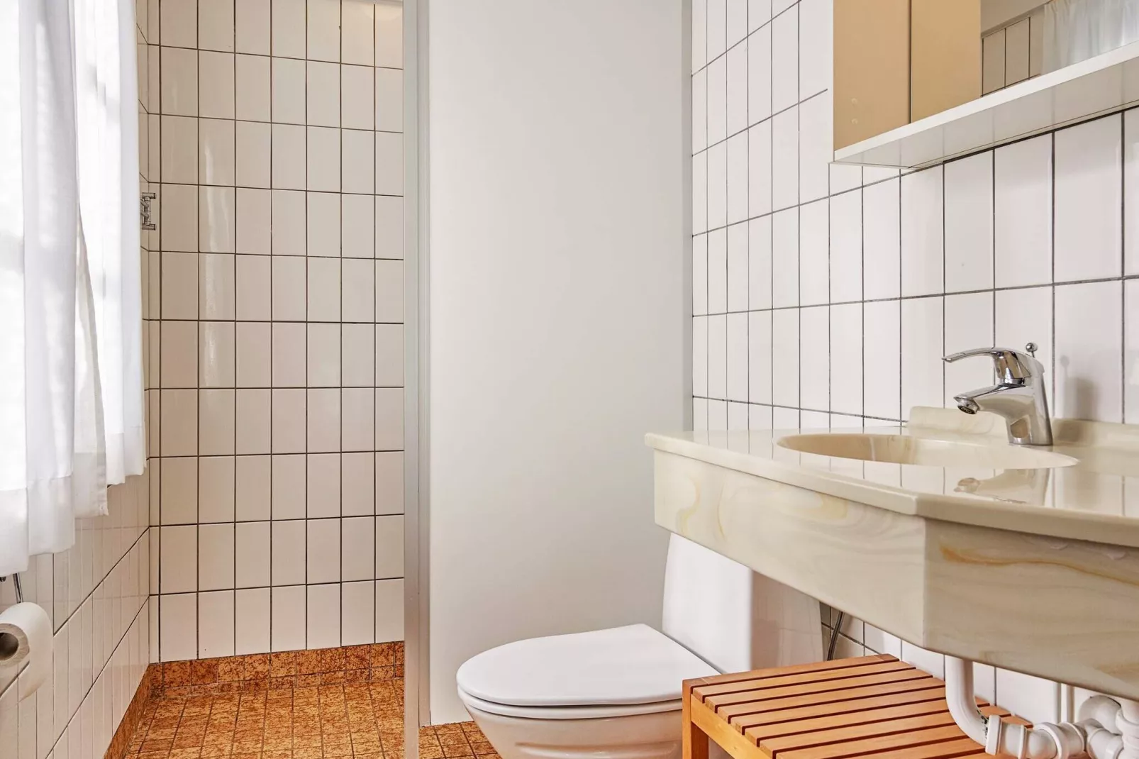 3 room w/seaview-Indoor