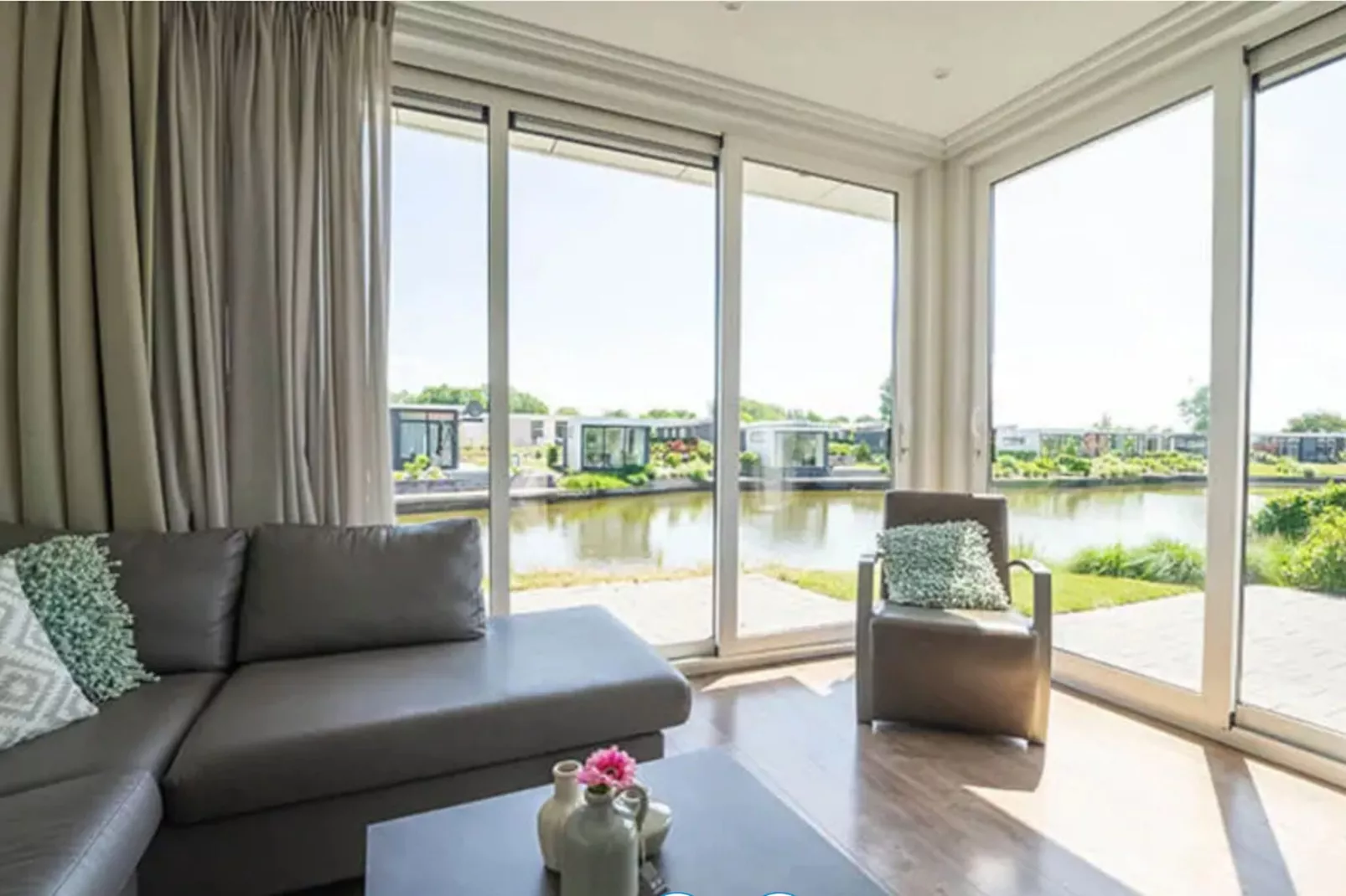 Resort Veluwemeer 6-Living room