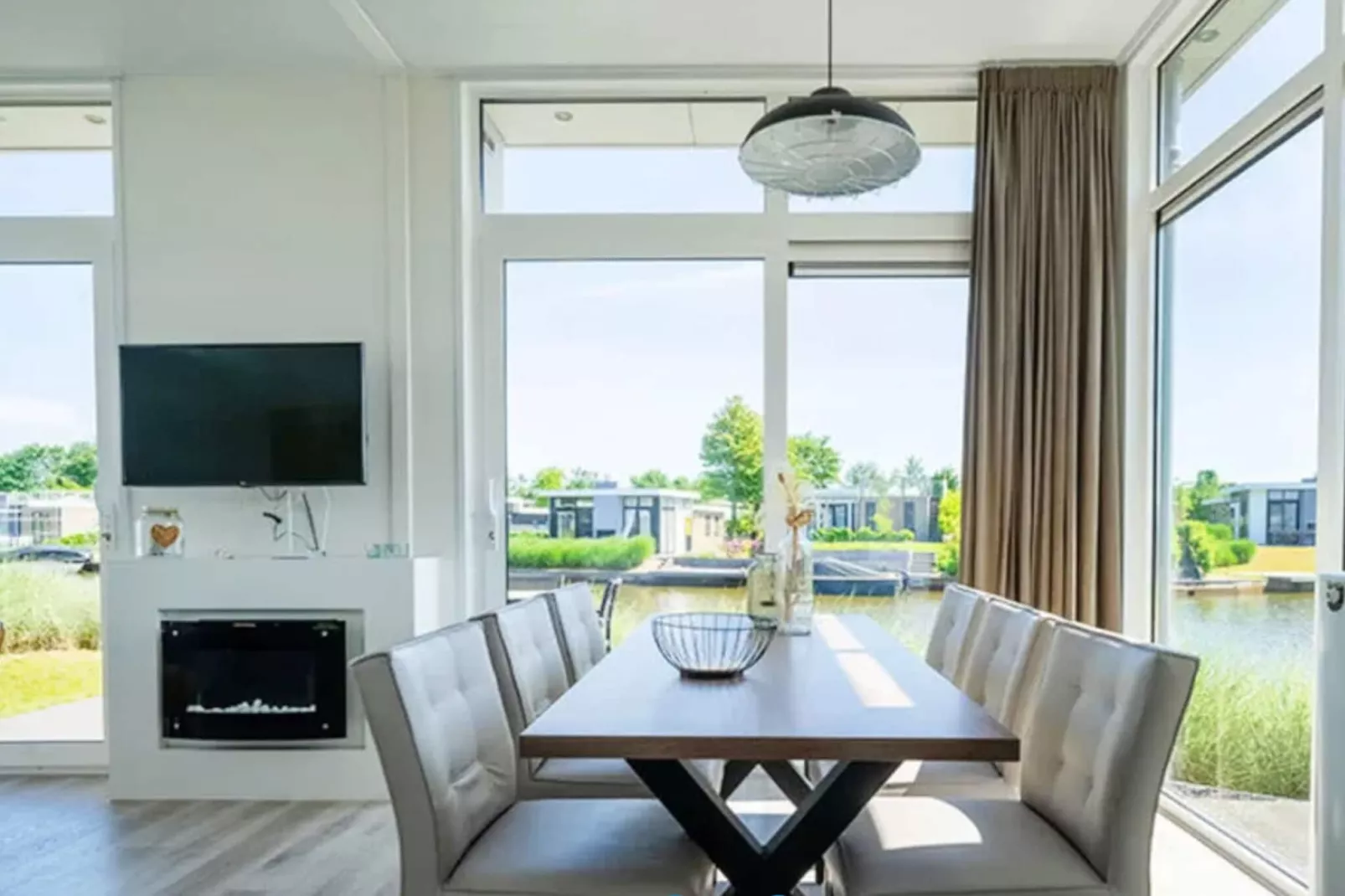 Resort Veluwemeer 6-Living room