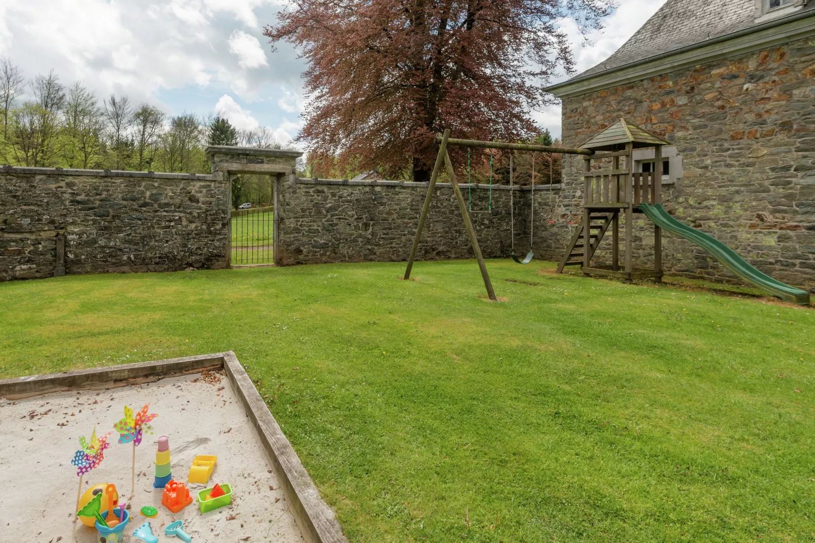 Le Hameau du Château-Gärten Sommer