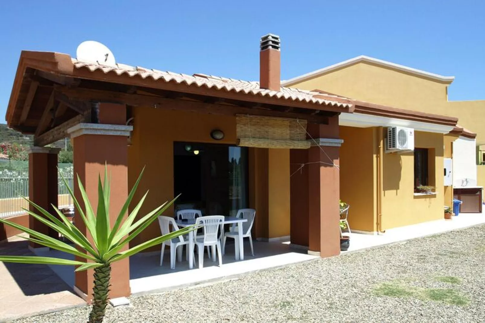 Case Vacanze Chia-Bilo 2/3-Exterior summer