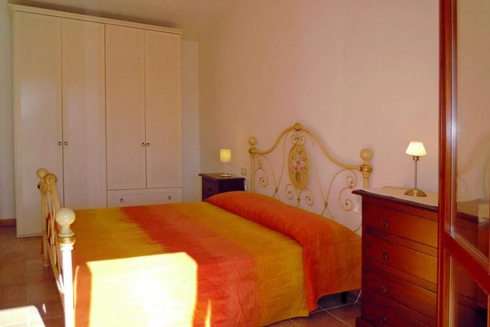 Case Vacanze  Chia-Trilo 4/5-Bedroom