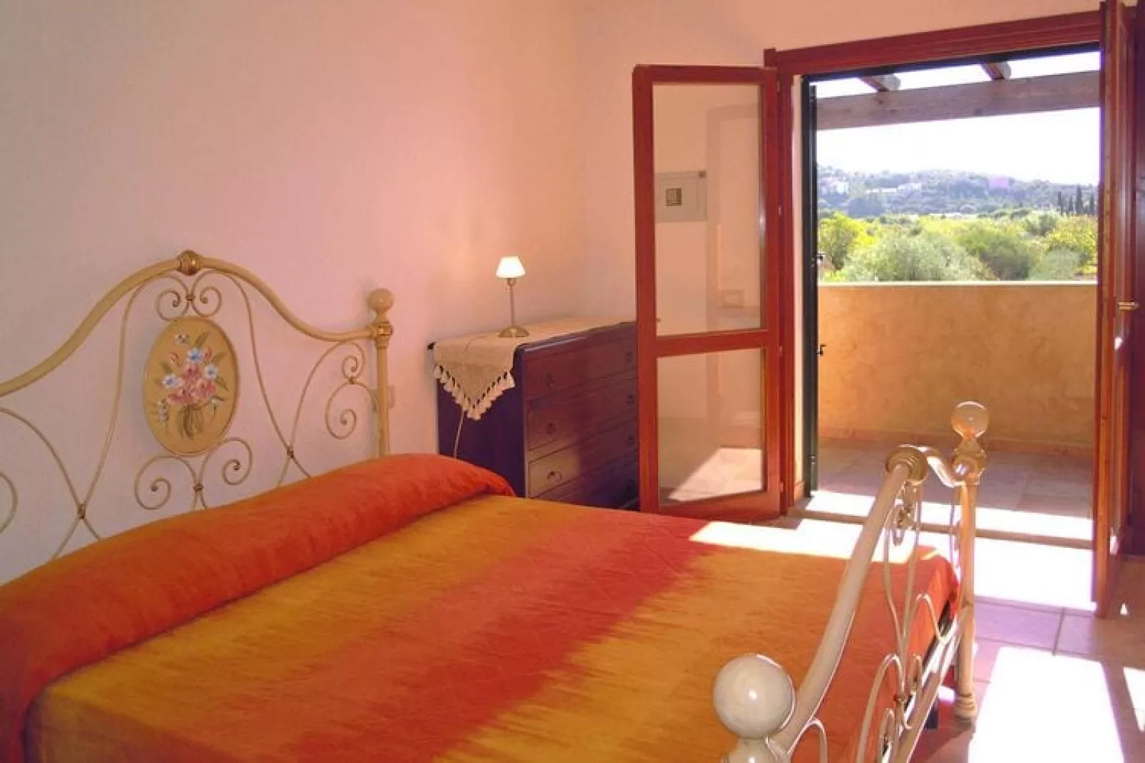 Case Vacanze  Chia-Trilo 4/5-Bedroom