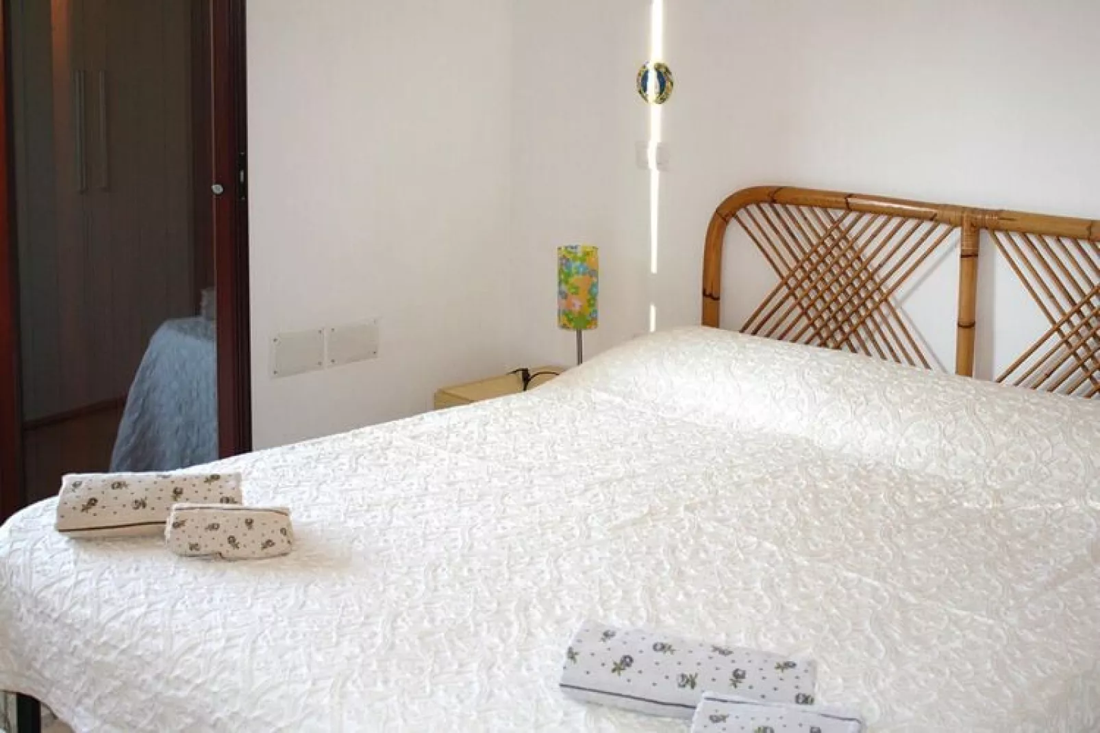 Case Vacanze  Chia-Trilo 4/5-Bedroom