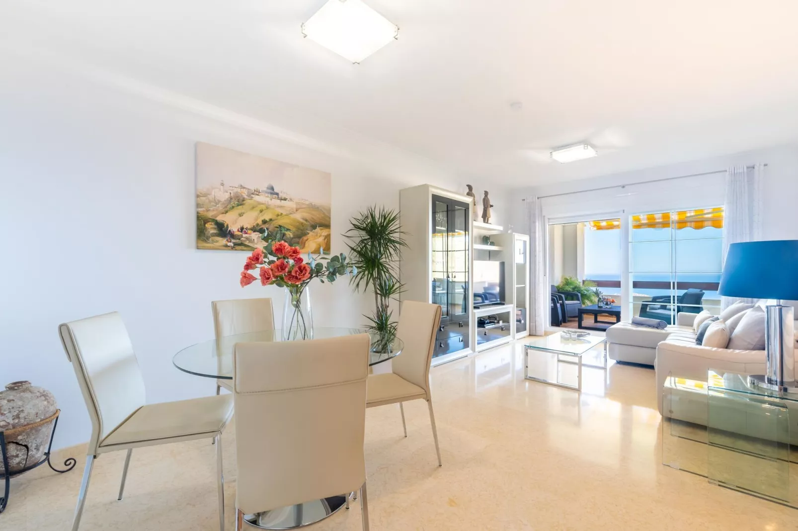 La zenaida I-Living room