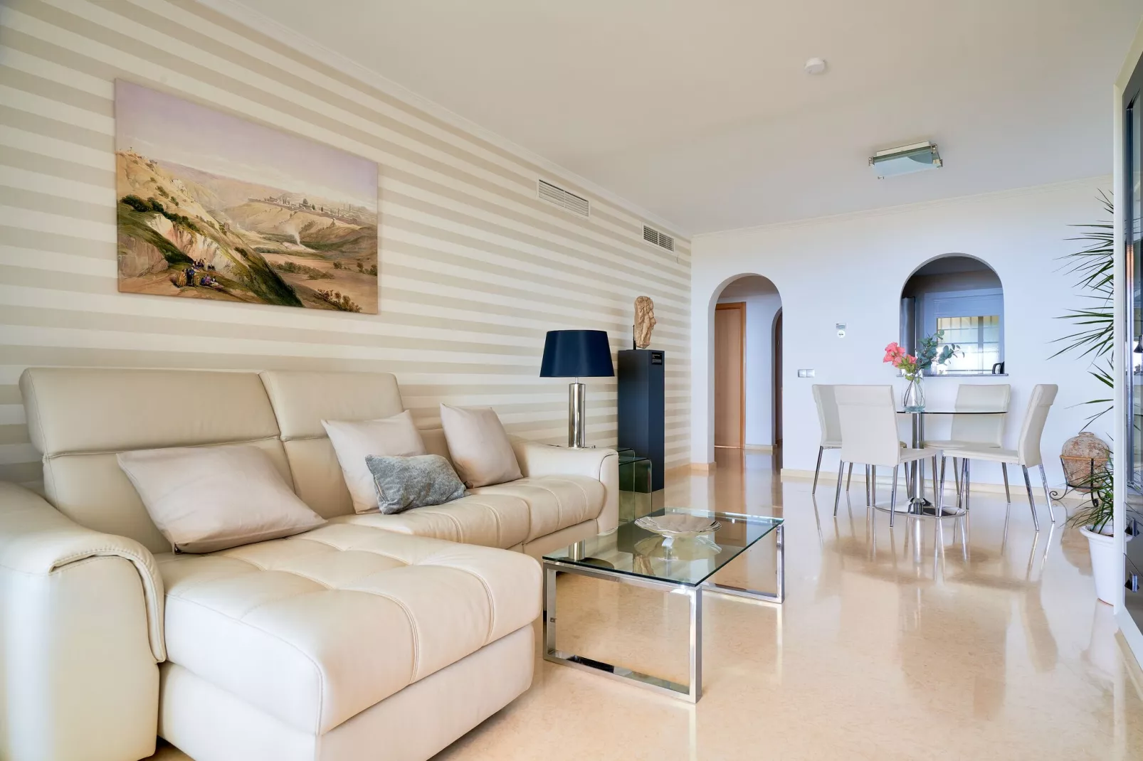 La zenaida I-Living room