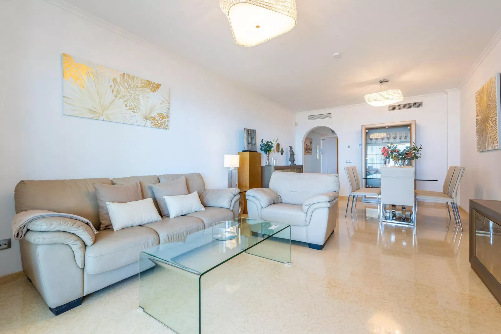 La Zenaida II-Living room