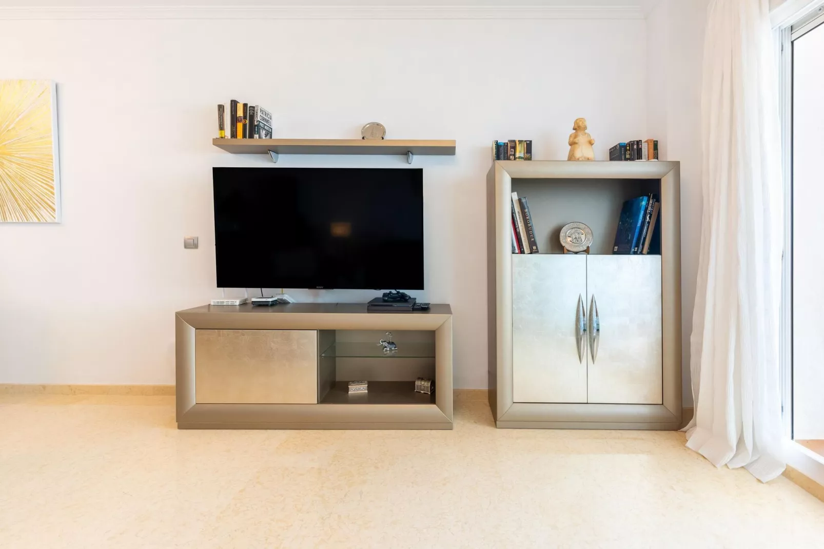 La Zenaida II-Living room