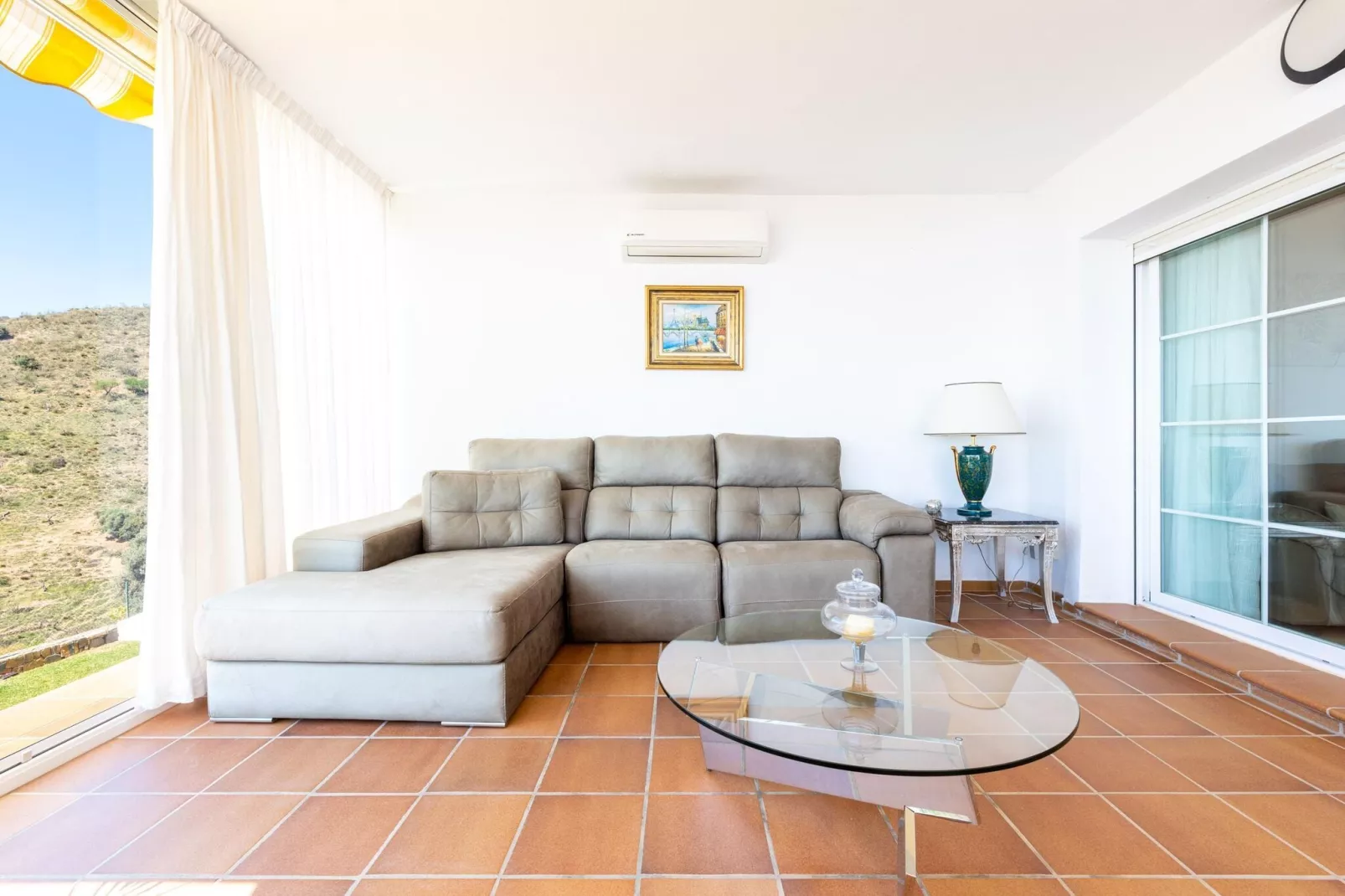 La Zenaida II-Living room
