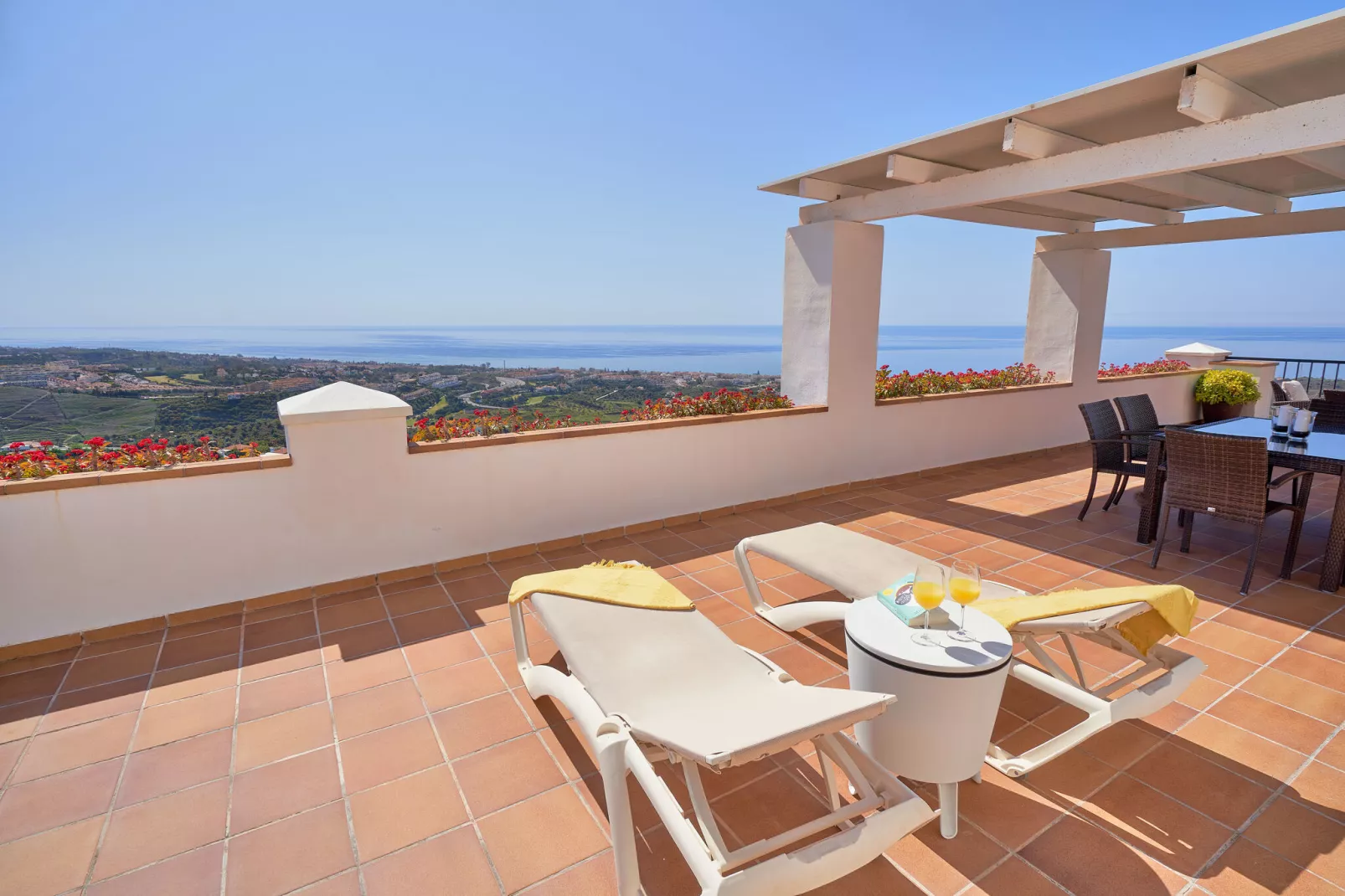 La Zenaida II-Terrace balcony
