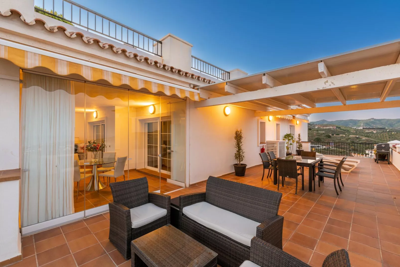 La Zenaida II-Terrace balcony