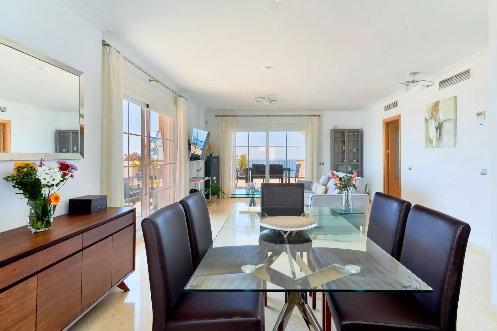 La Zanaida III-Living room