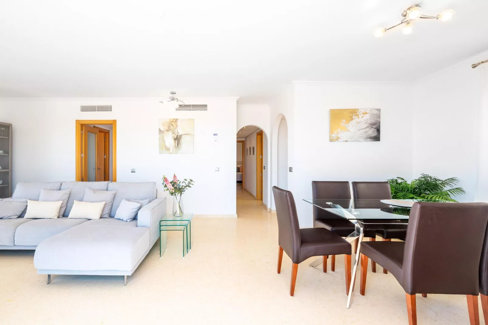 La Zanaida III-Living room