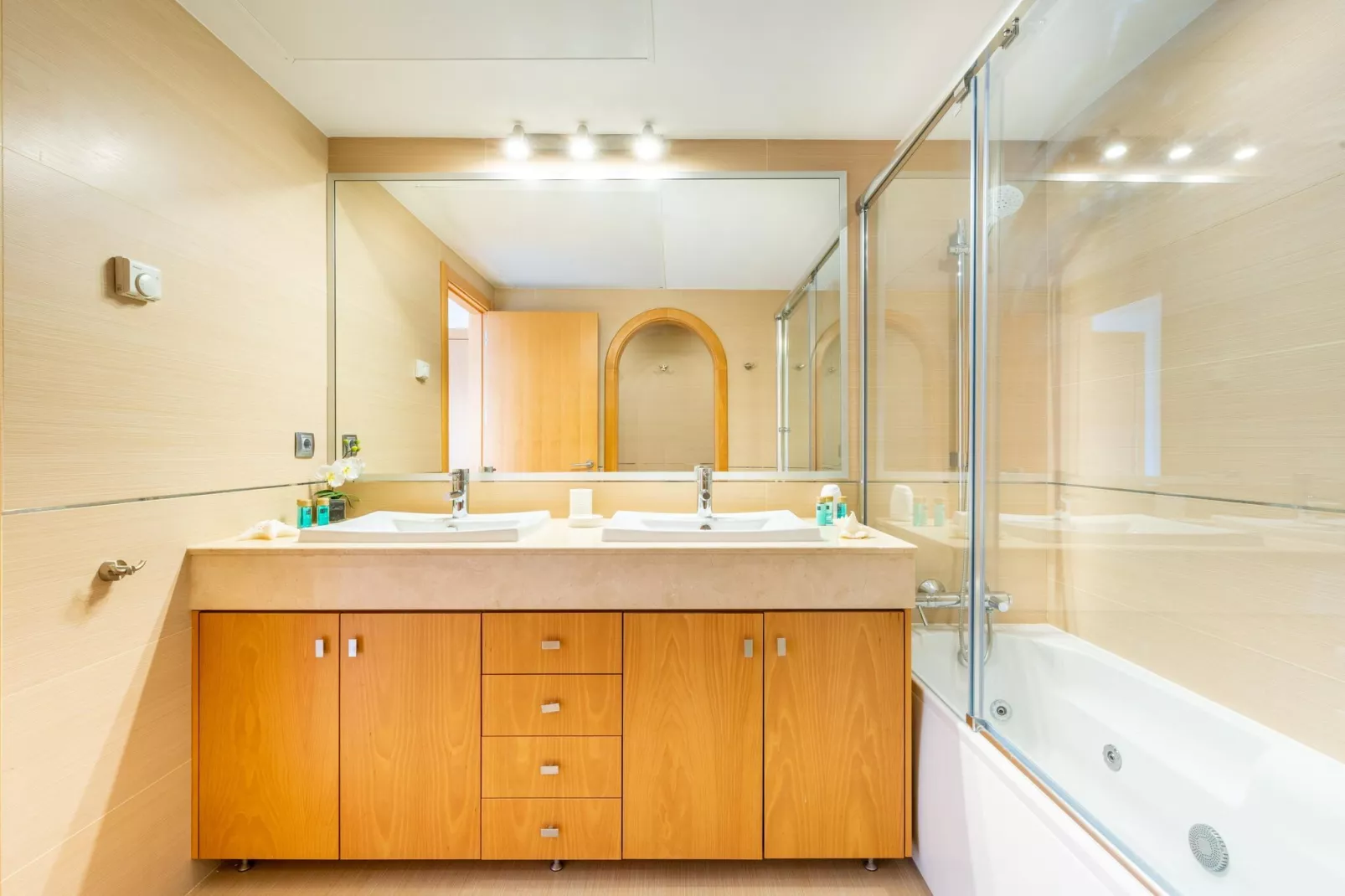 La Zanaida III-Bathroom