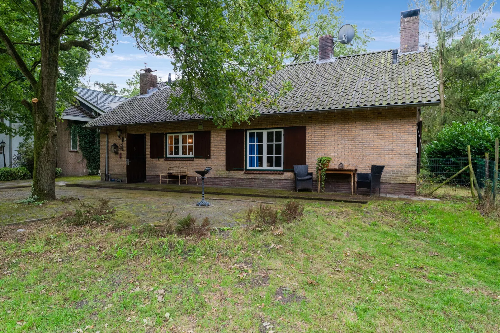 McGhil-Exterior summer