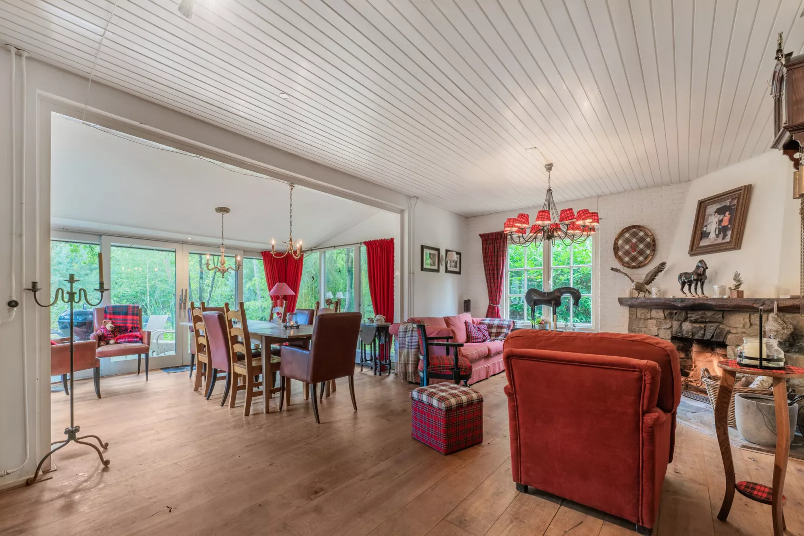 McGhil-Living room