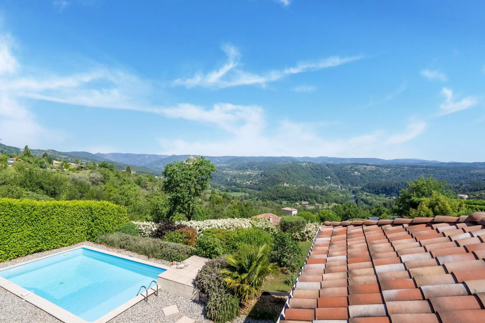 Villa - LES VANS-Aussicht Sommer