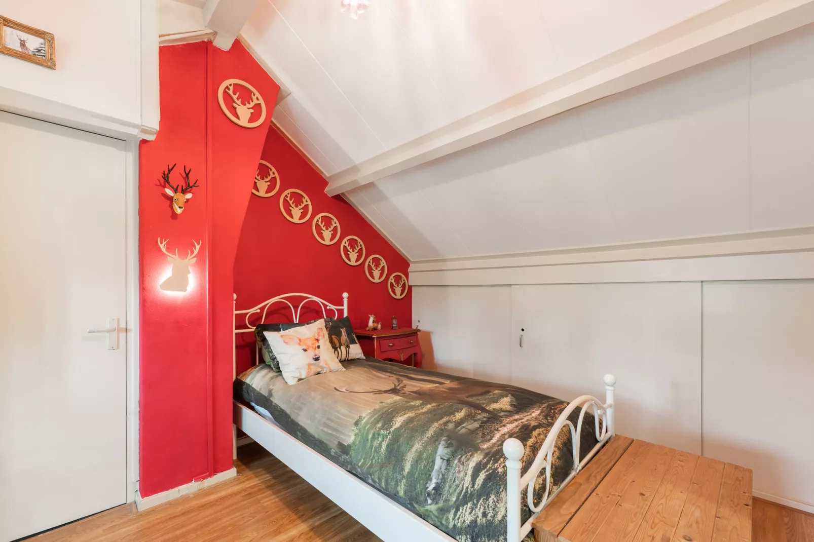 McGhil-Bedroom