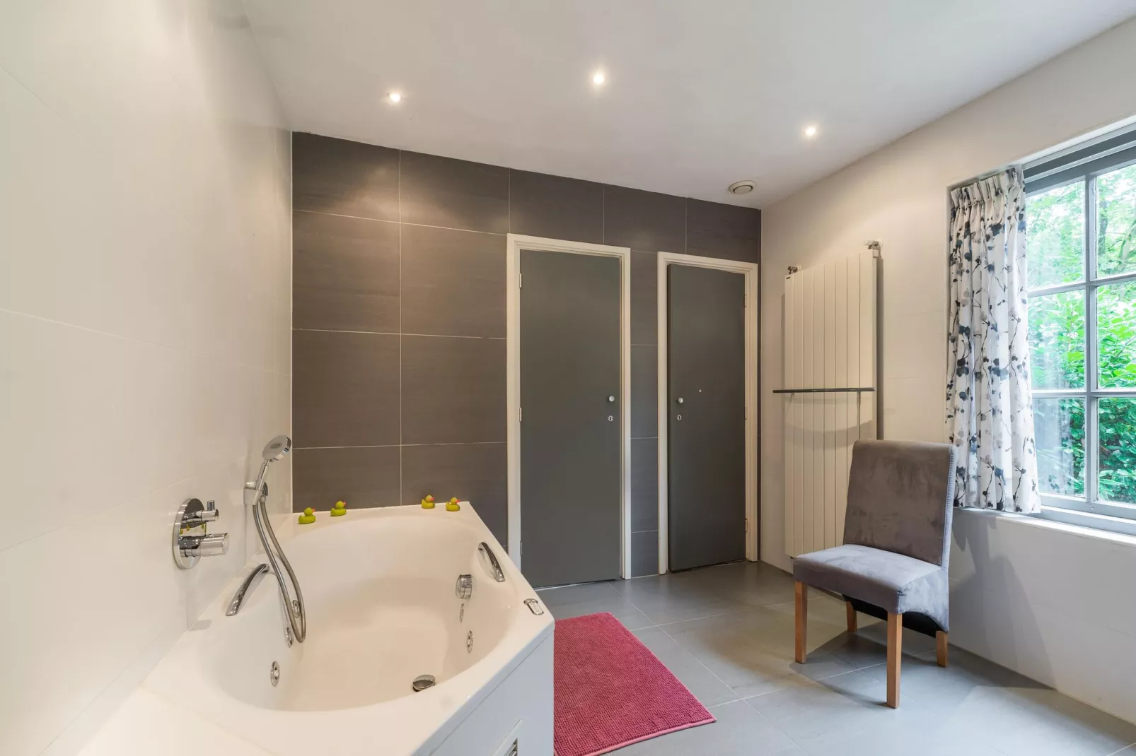 McGhil-Bathroom