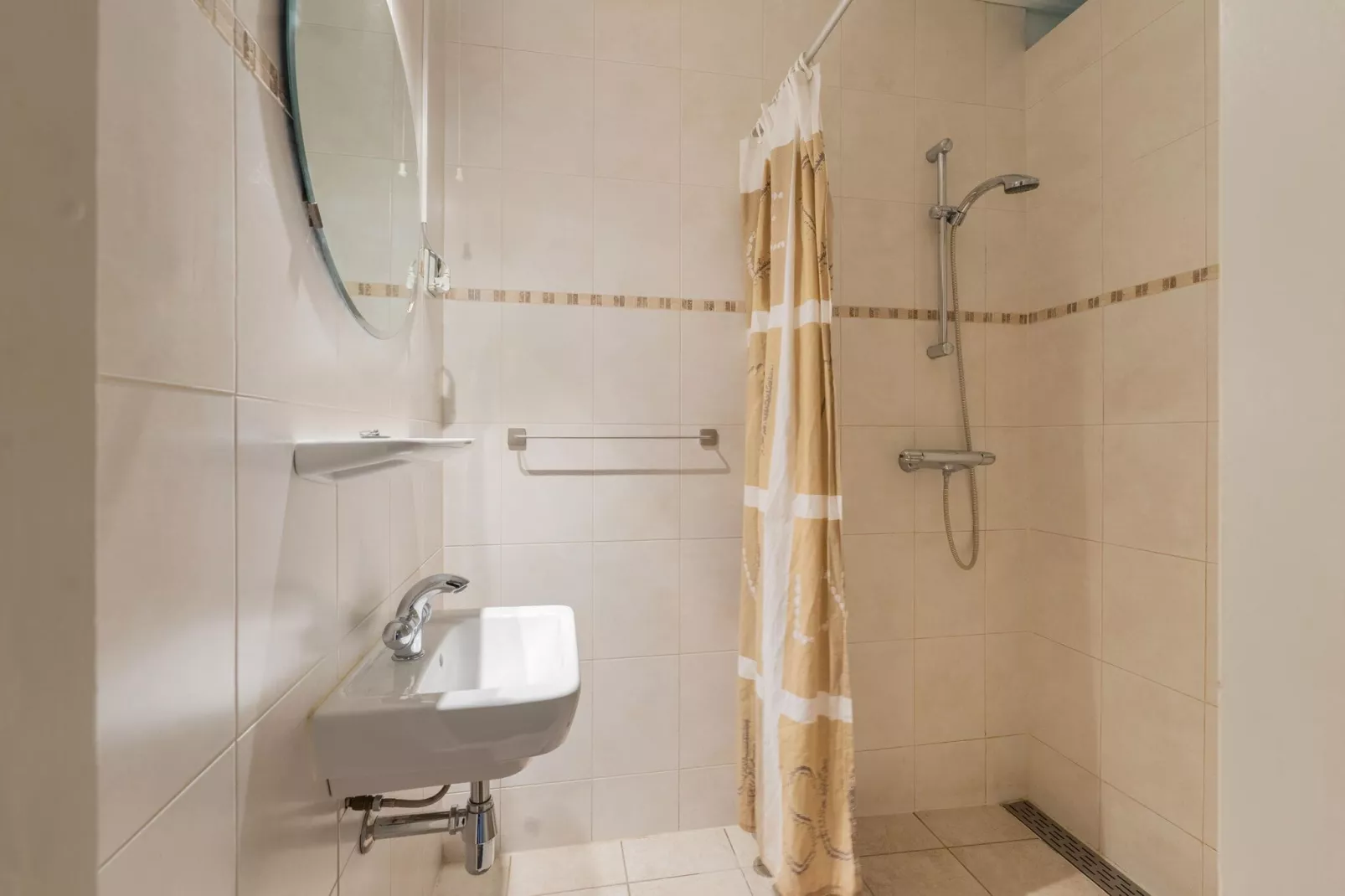 McGhil-Bathroom