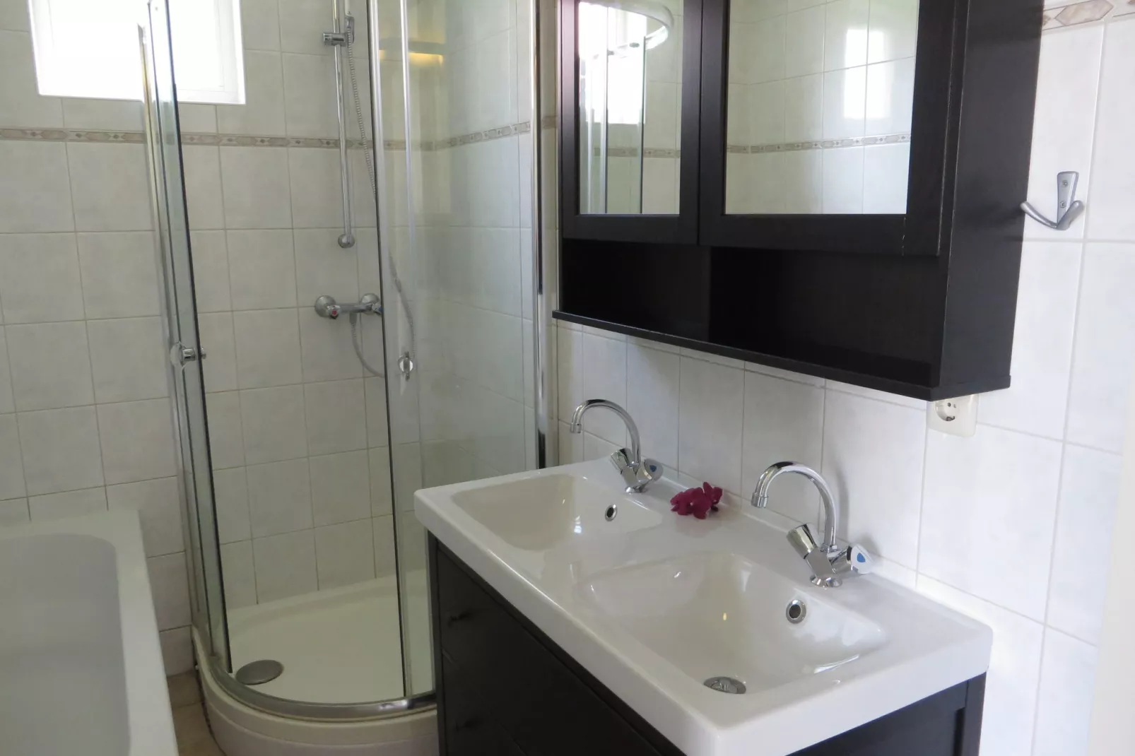 Villavakantiepark IJsselhof 3-Bathroom