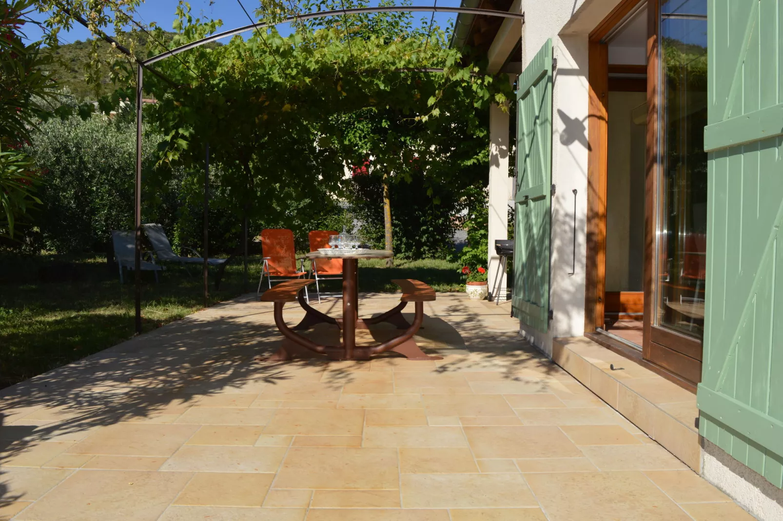 Villa - Les Vans 5pers-Terrace balcony