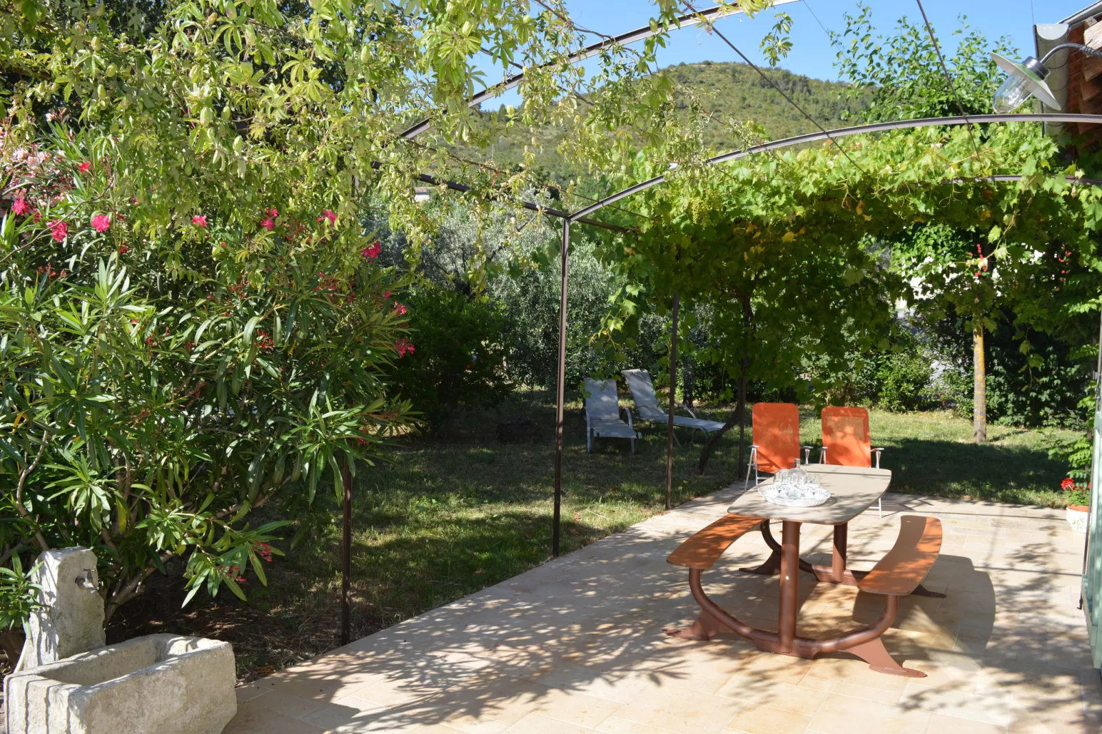 Villa - Les Vans 5pers-Terrace balcony