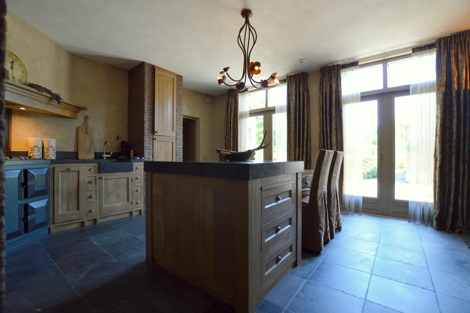 La Grande Maison Douce-Kitchen