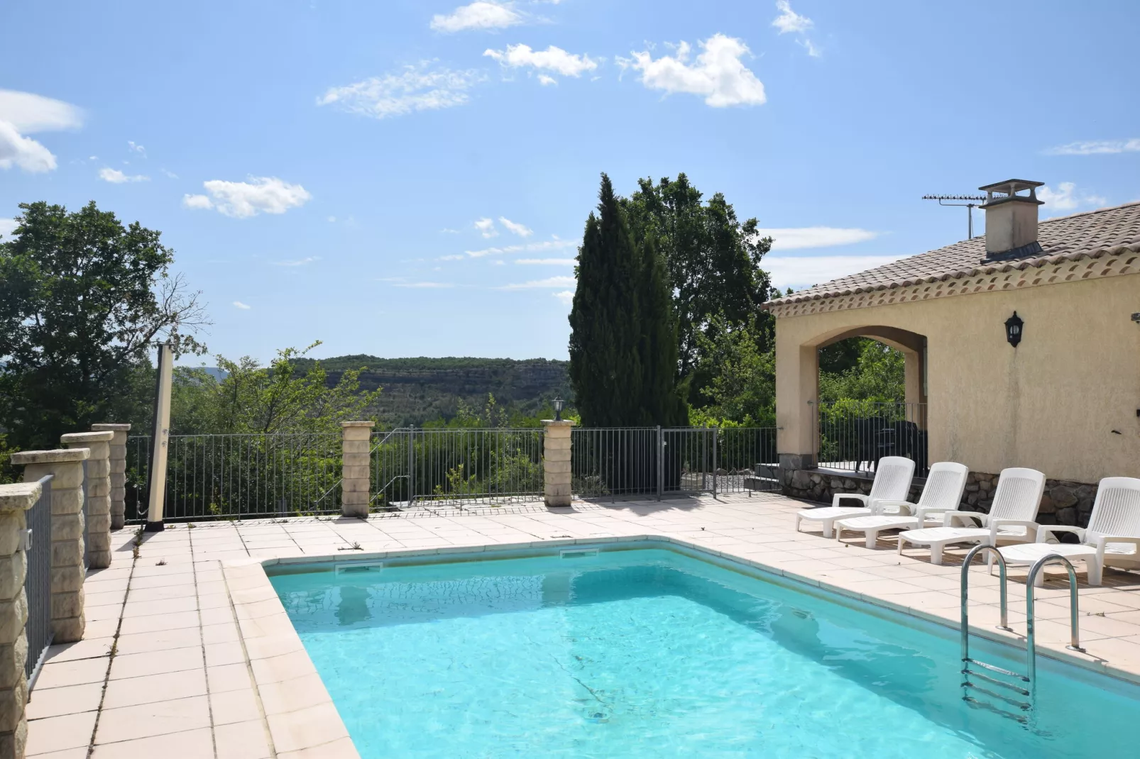Villa Chassagnes-Exterior summer