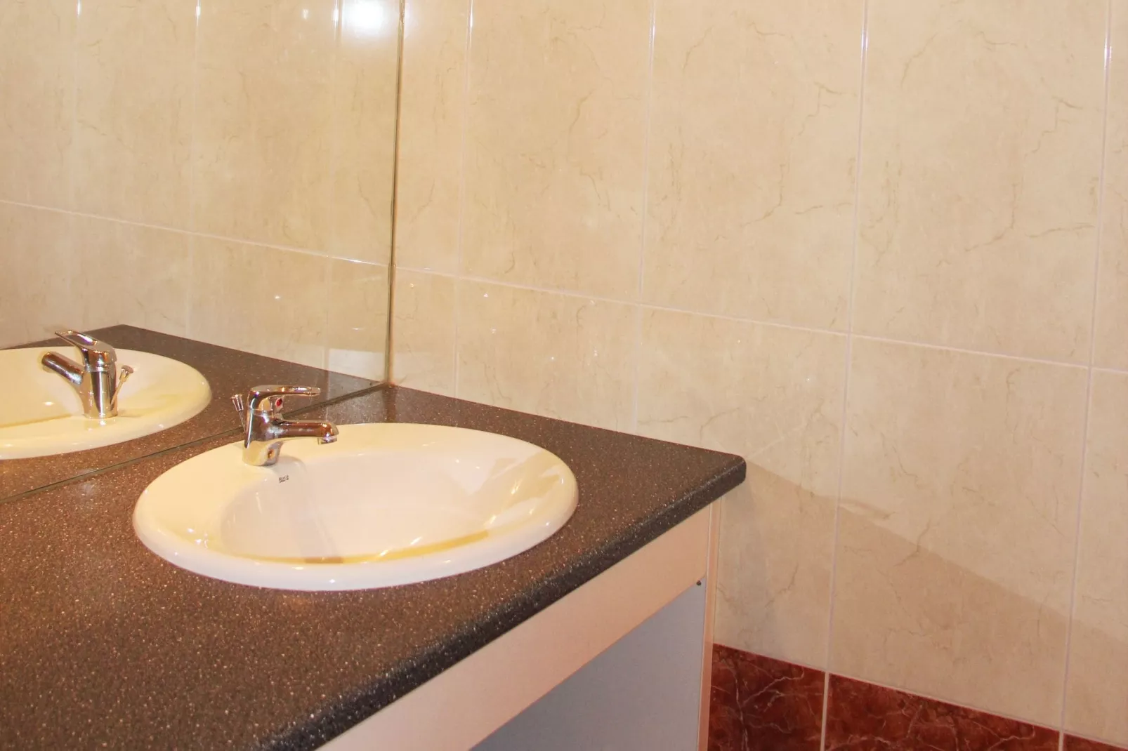 Villa Chassagnes-Bathroom