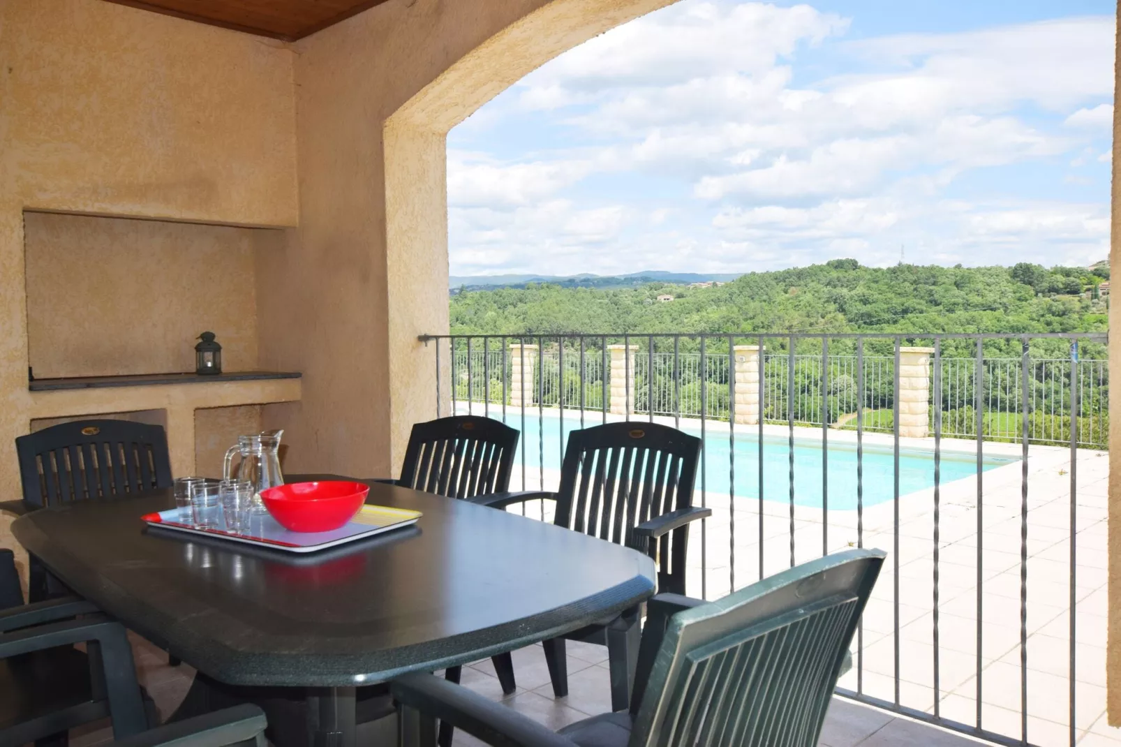 Villa Chassagnes-Terrace balcony