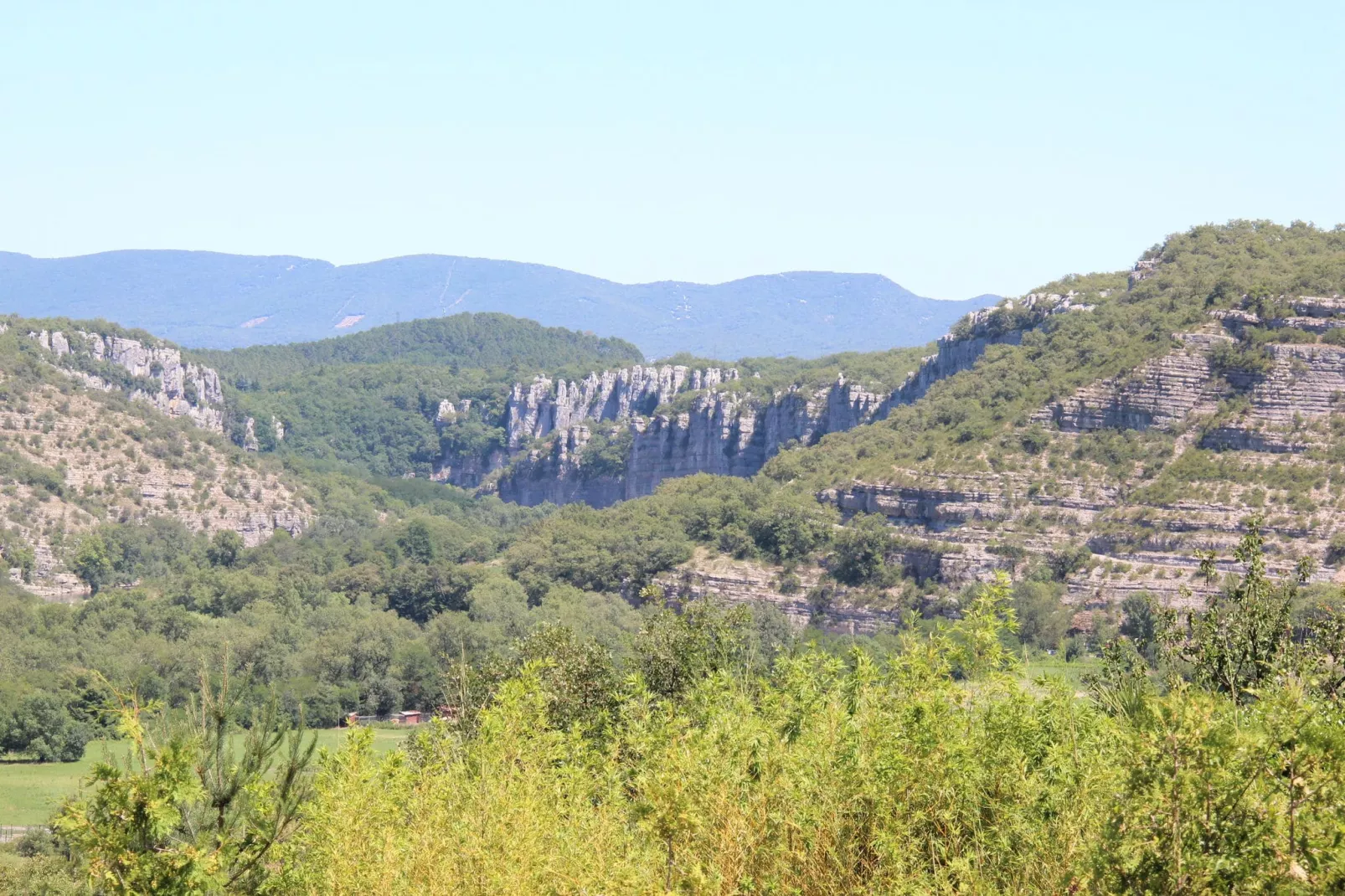Villa Chassagnes-Areas summer 1km