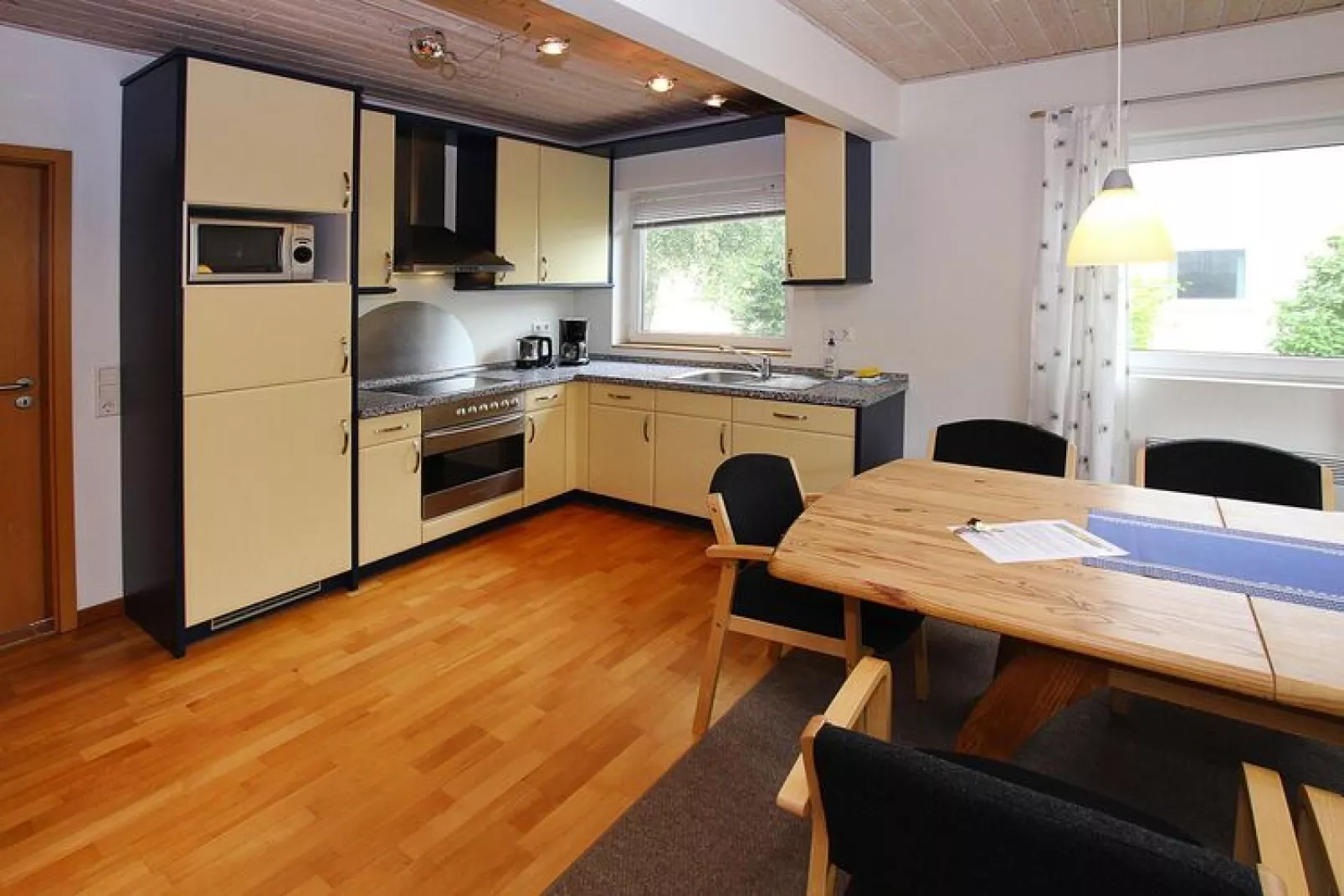 Sonnentau 244 qm-Kitchen