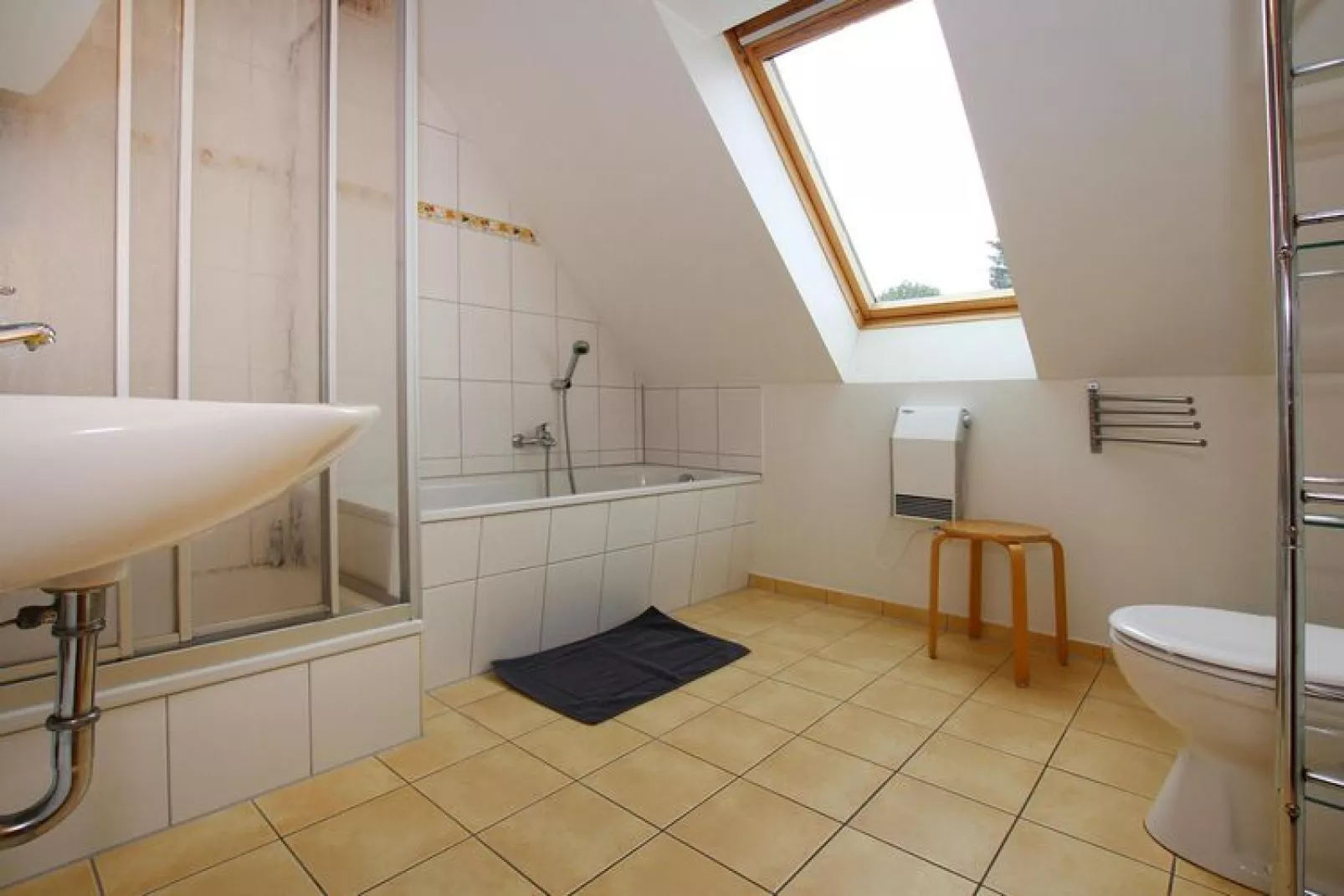 Sonnentau 244 qm-Bathroom