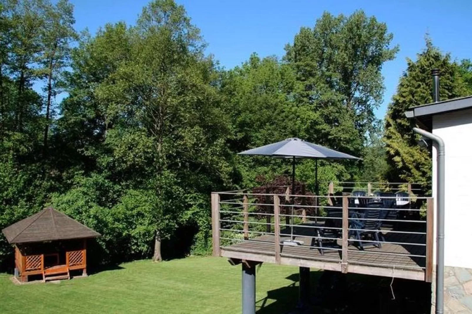 Le Petit Ruisseau - Terrasse/Balkon