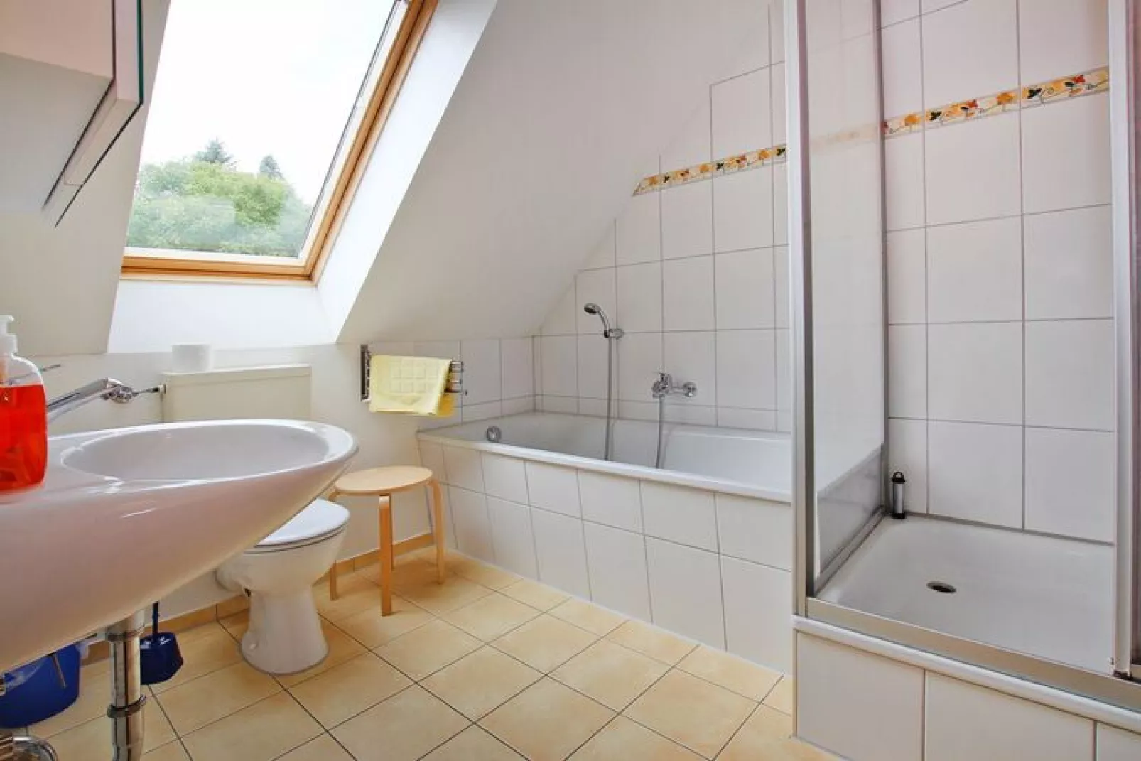 Sonnentau 244 qm-Bathroom