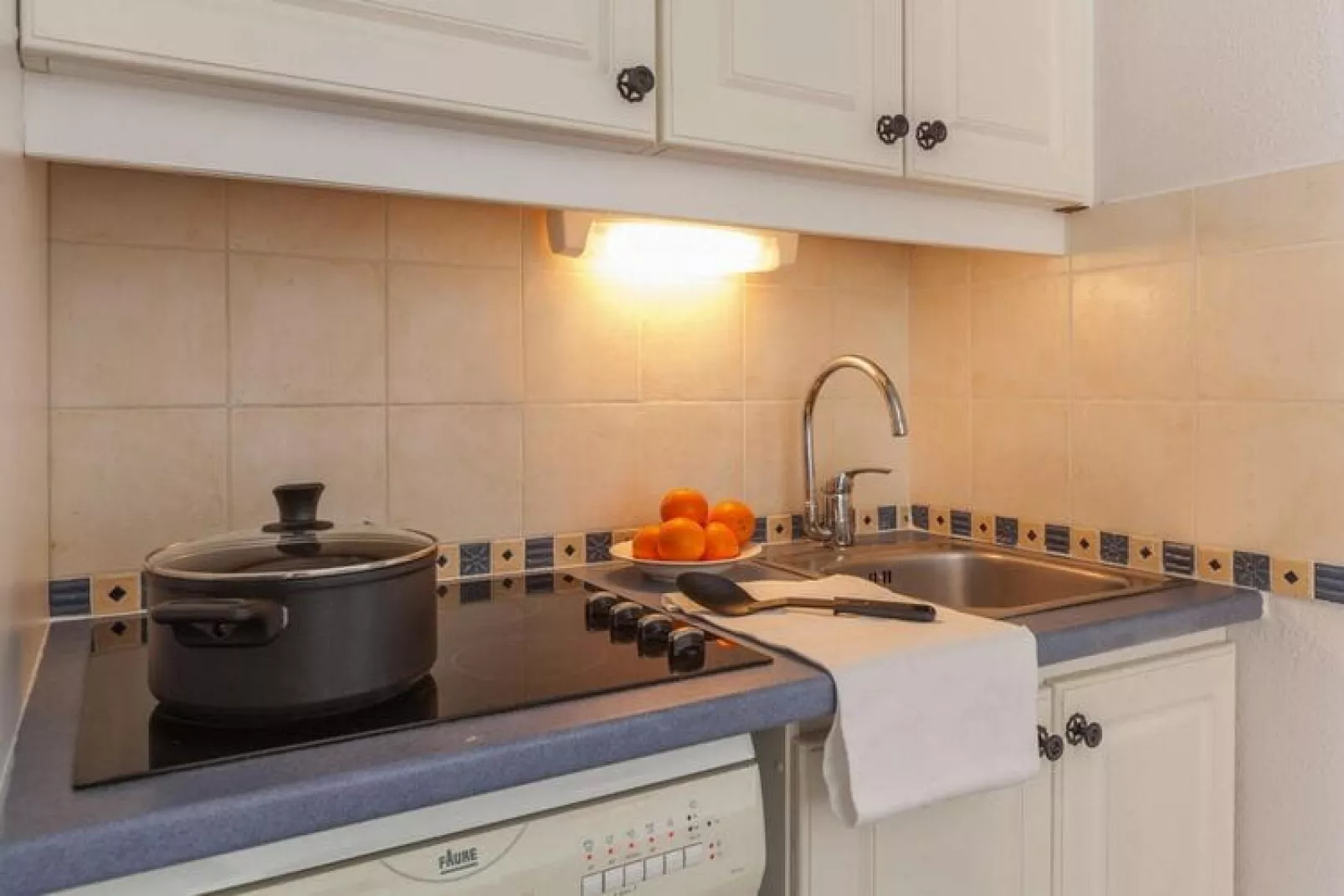 Residence La Pinède, Hyères-A5 Standard - Apt. 5 p. - 1 bedroom-Kitchen