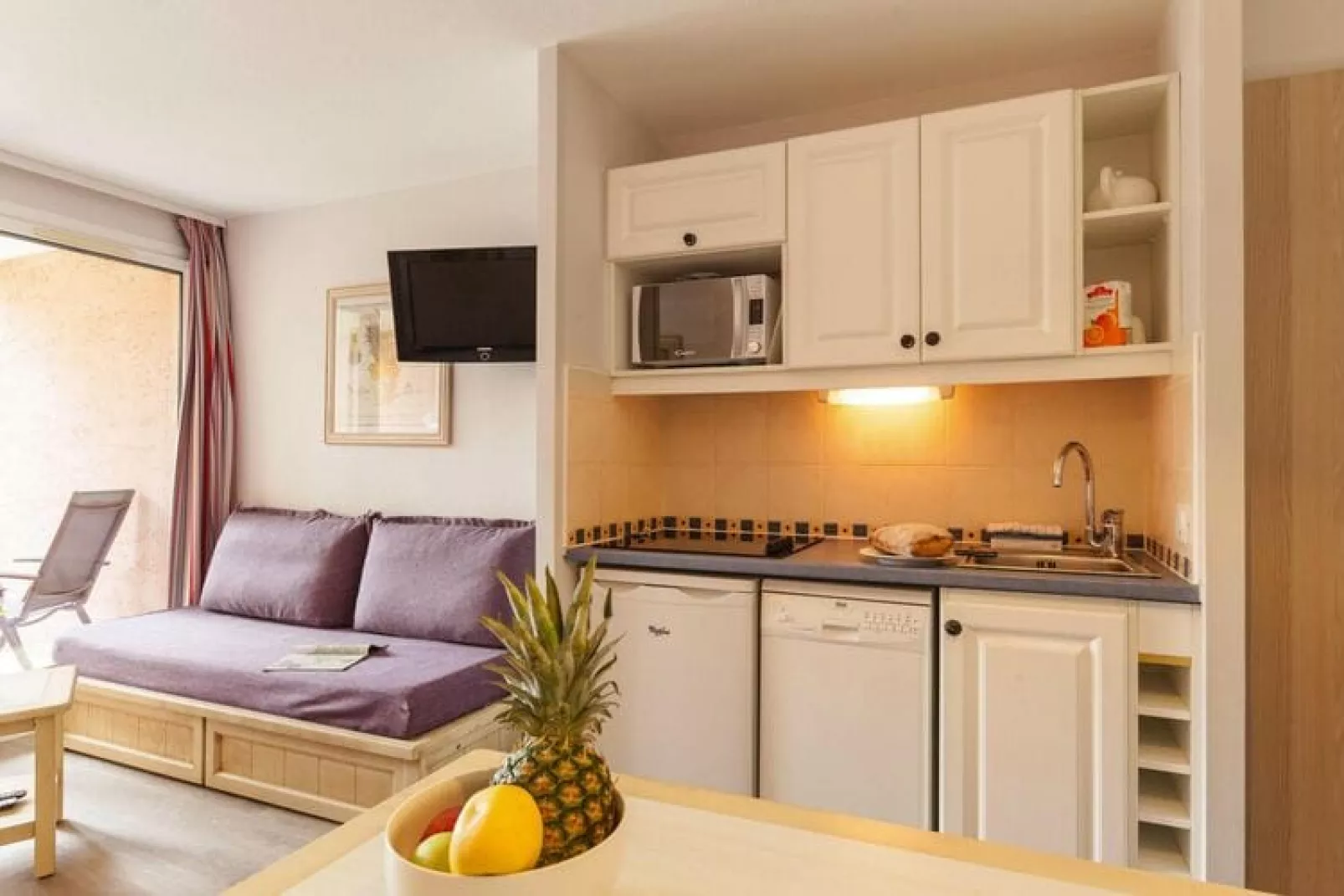 Residence La Pinède, Hyères-A7 Standard - Apt. 7 p. - 1 bedroom + 1 sleeping alcove-Kitchen