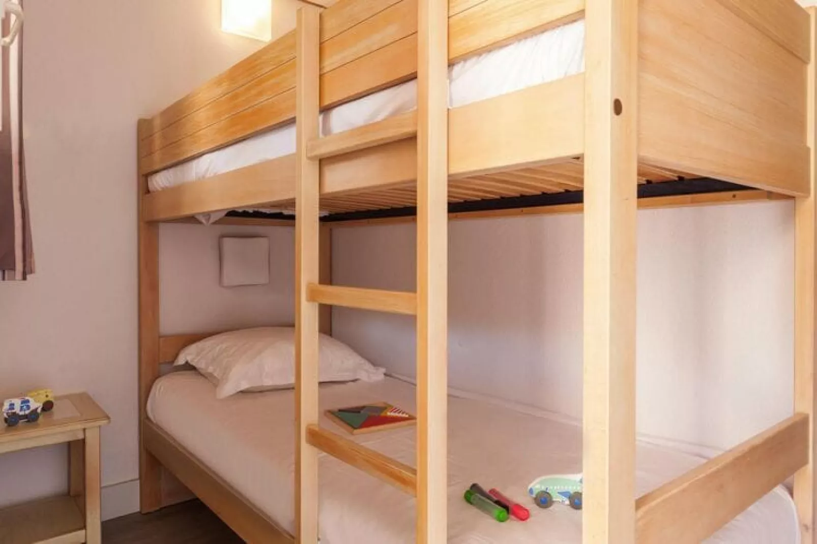 Residence La Pinède, Hyères-A7 Standard - Apt. 7 p. - 1 bedroom + 1 sleeping alcove-Bedroom