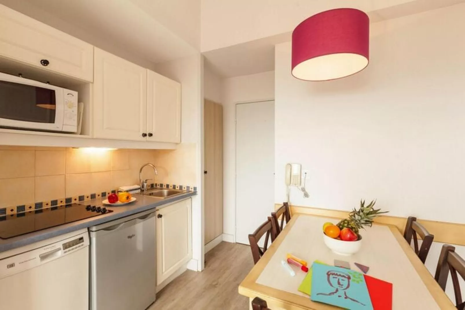 Residence La Pinède, Hyères-A7 Standard - Apt. 7 p. - 1 bedroom + 1 sleeping alcove-Kitchen