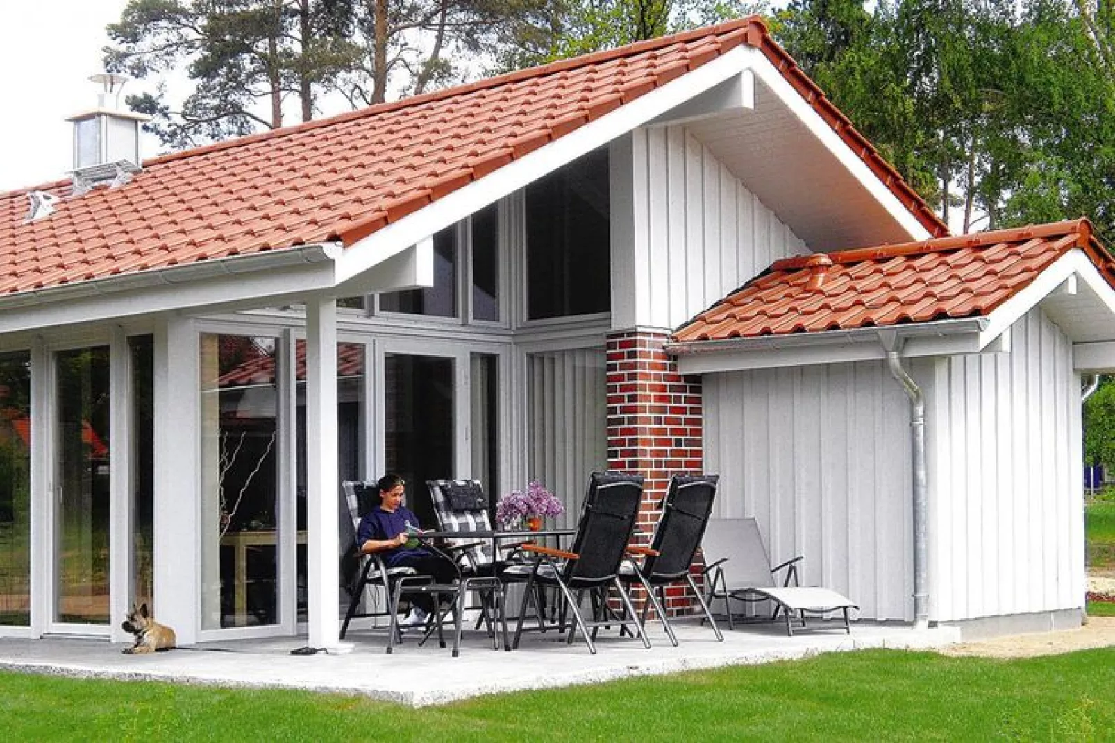 Ferienhaus in Röbel an der Müritz-Exterior summer