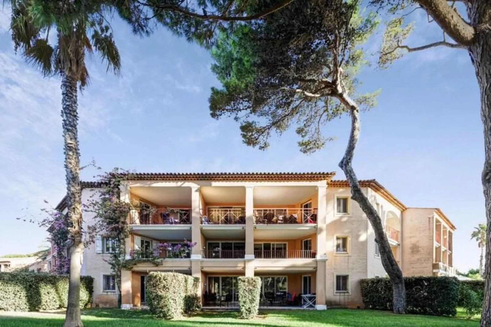 Residence La Pinède, Hyères-A7 Standard - Apt. 7 p. - 1 bedroom + 1 sleeping alcove-Exterior summer