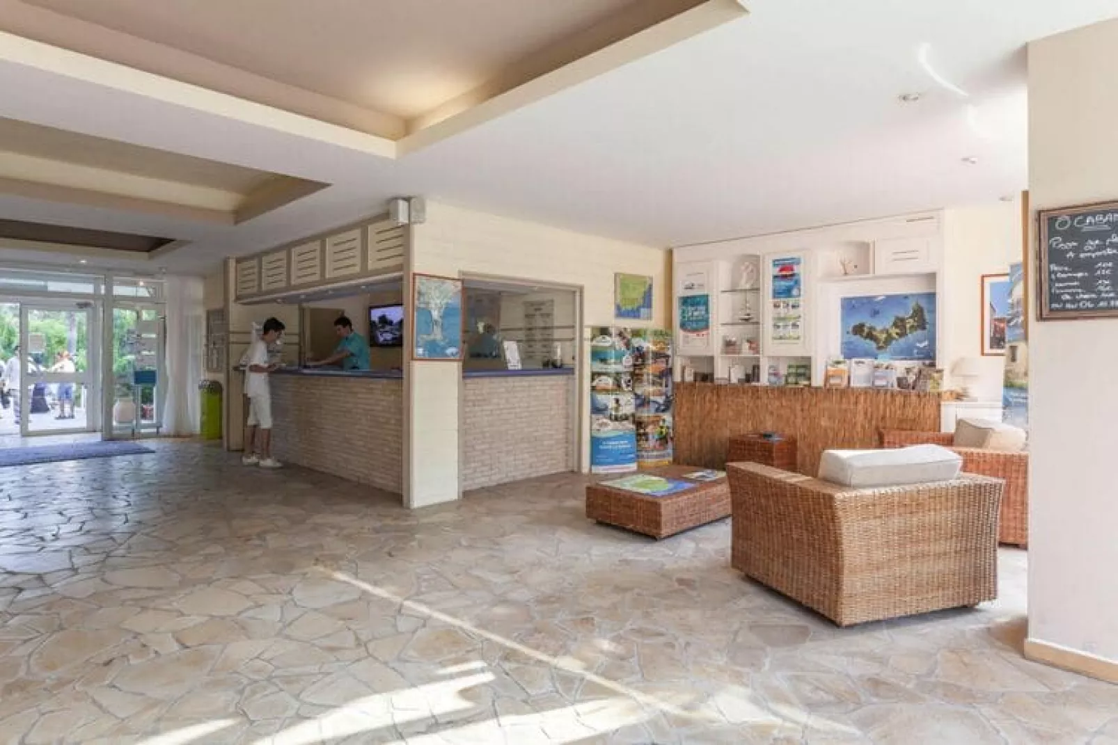 Residence La Pinède, Hyères-A7 Standard - Apt. 7 p. - 1 bedroom + 1 sleeping alcove-Living room