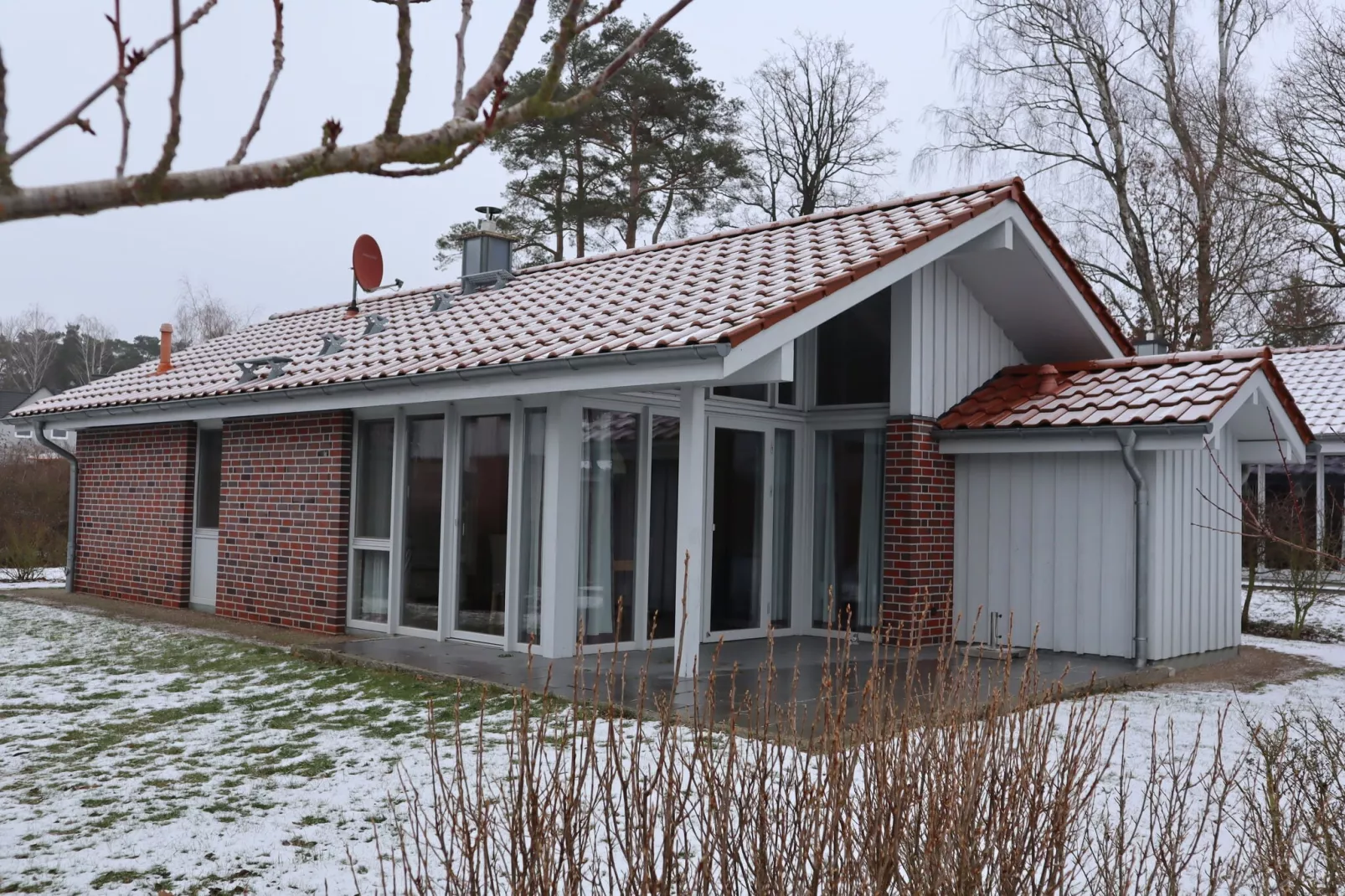 Ferienhaus in Röbel an der Müritz-Exterior winter