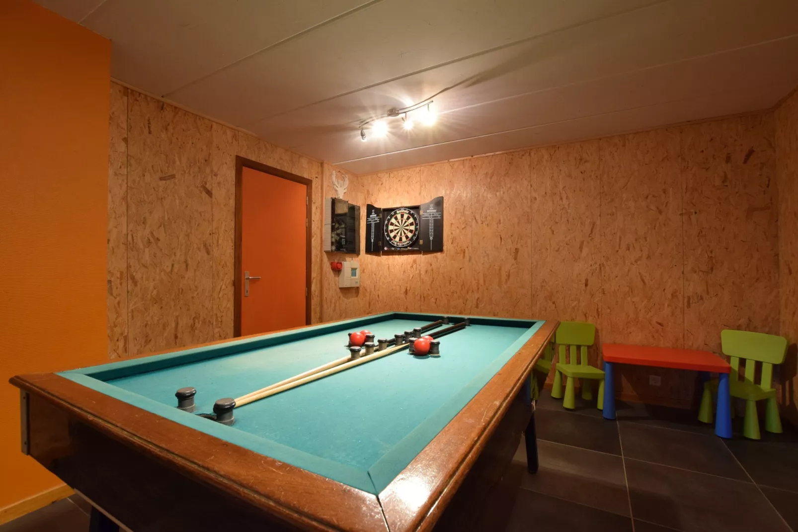 Le Saint Thibaut-Recreation room