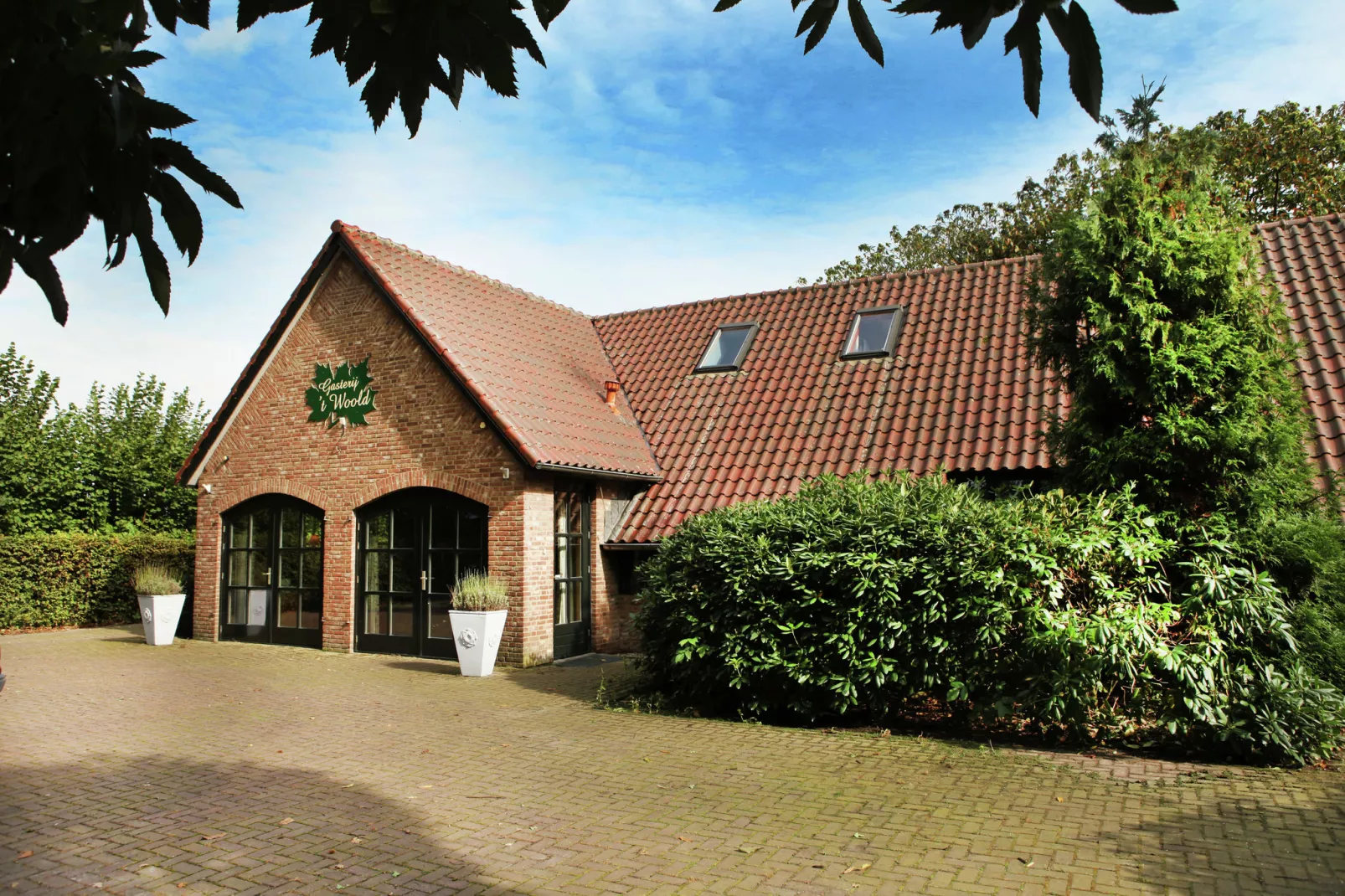 't Woold-Exterior summer